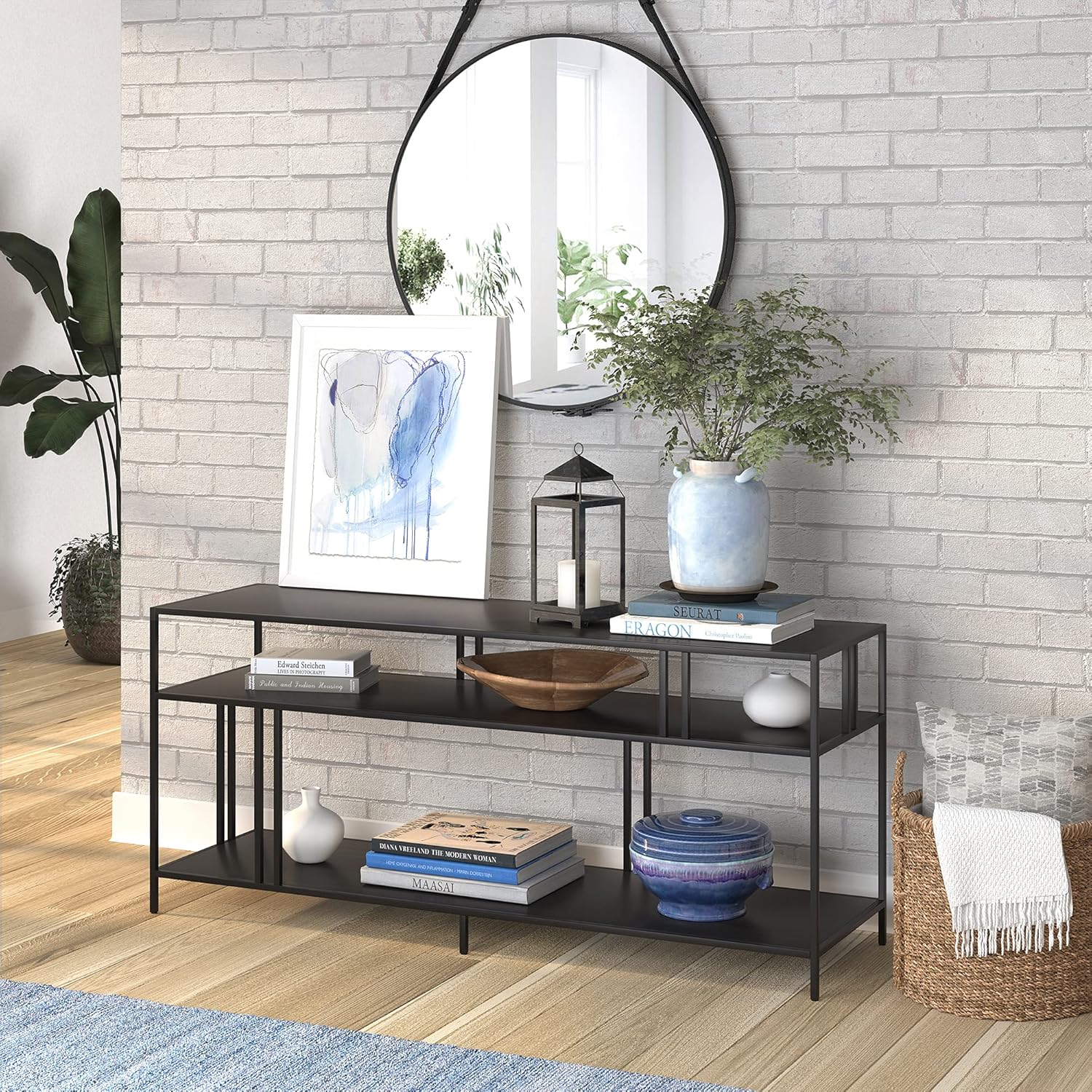 Henn&Hart Soporte de TV rectangular con estantes de metal para televisores de hasta 60″ en bronce ennegrecido, soportes de TV para la sala de estar
