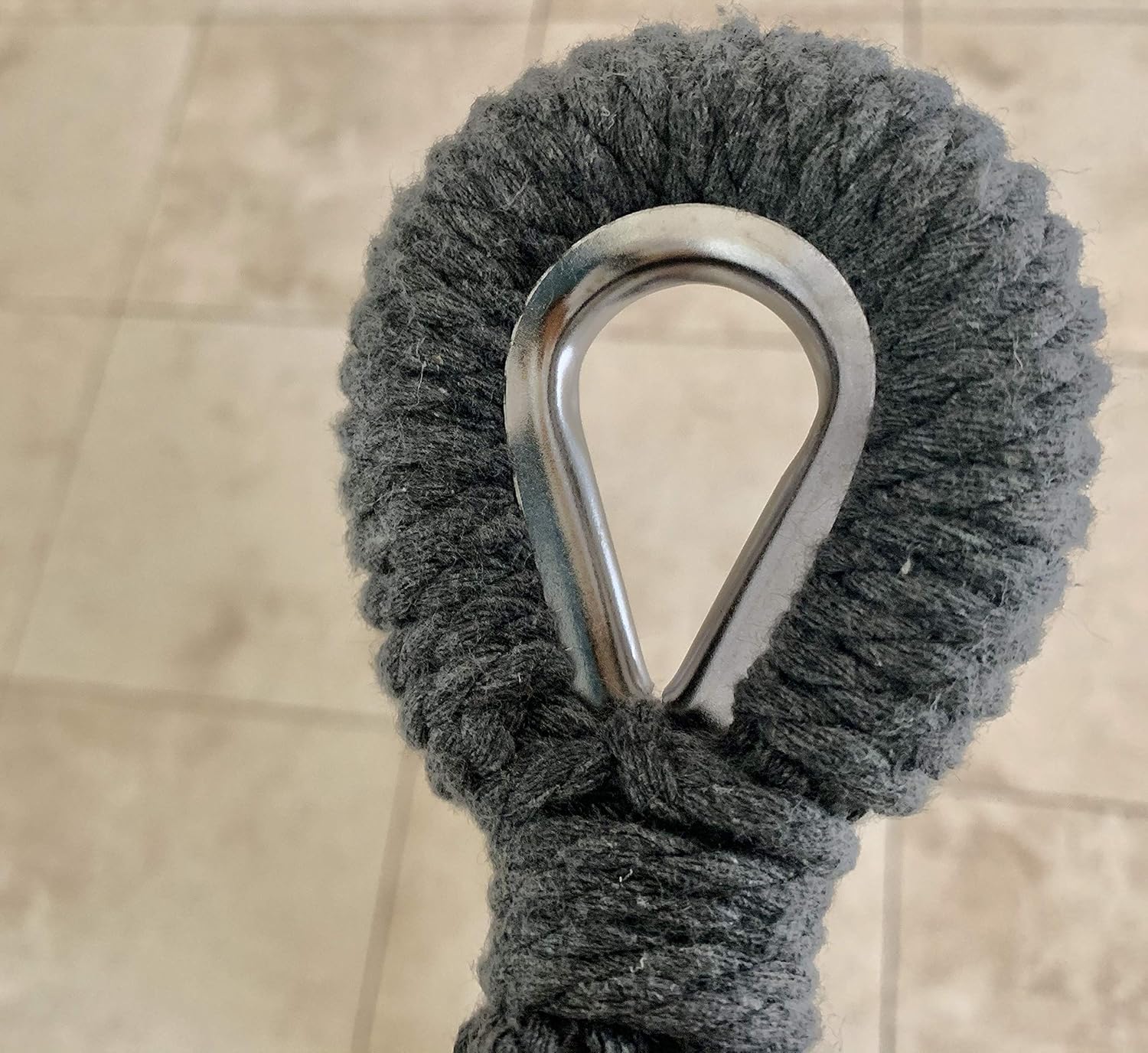 Hamaca colgante de cuerda para interiores con capacidad máxima de 330 libras con 2 cojines y bolsillo lateral grande para mayor comodidad con juego