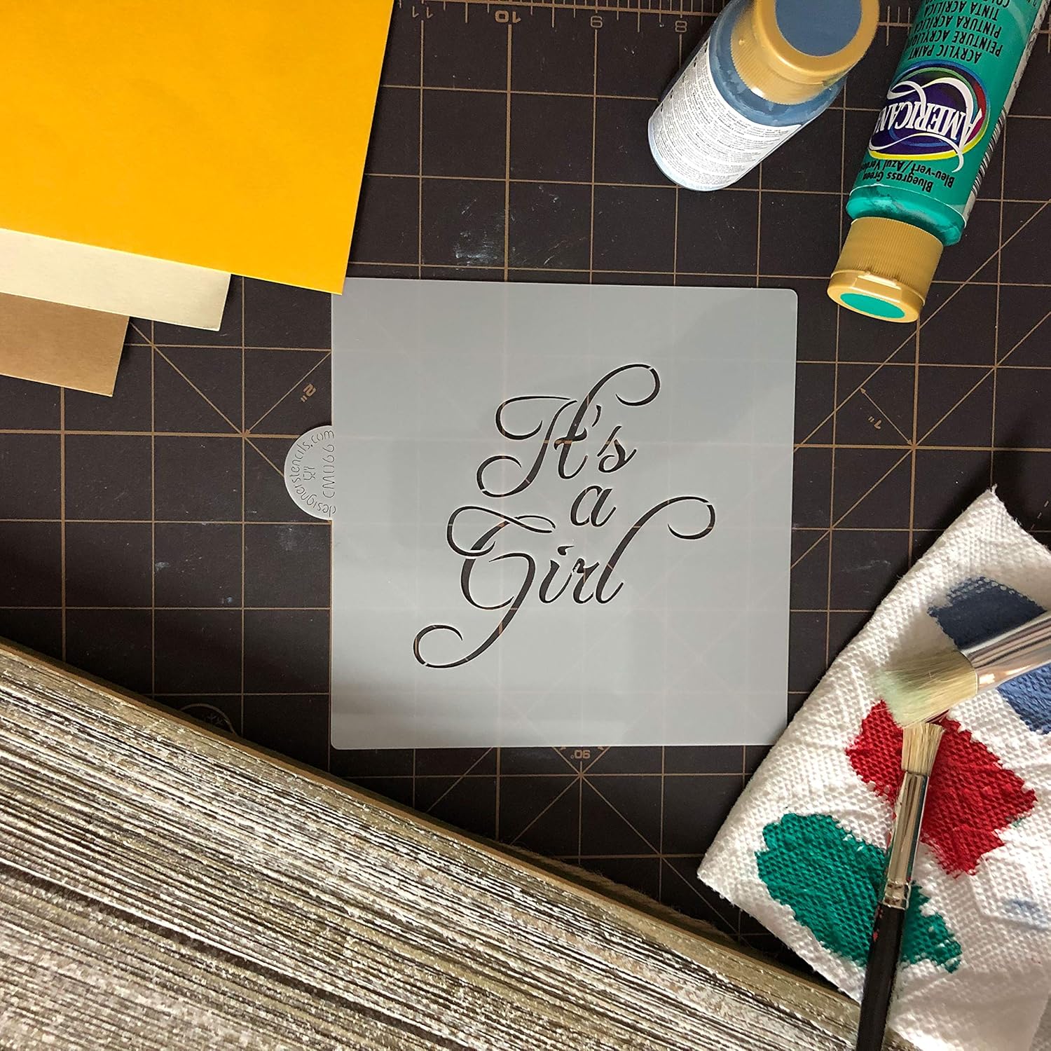Plantilla de galletas y manualidades It’s A Girl de Designer Stencils