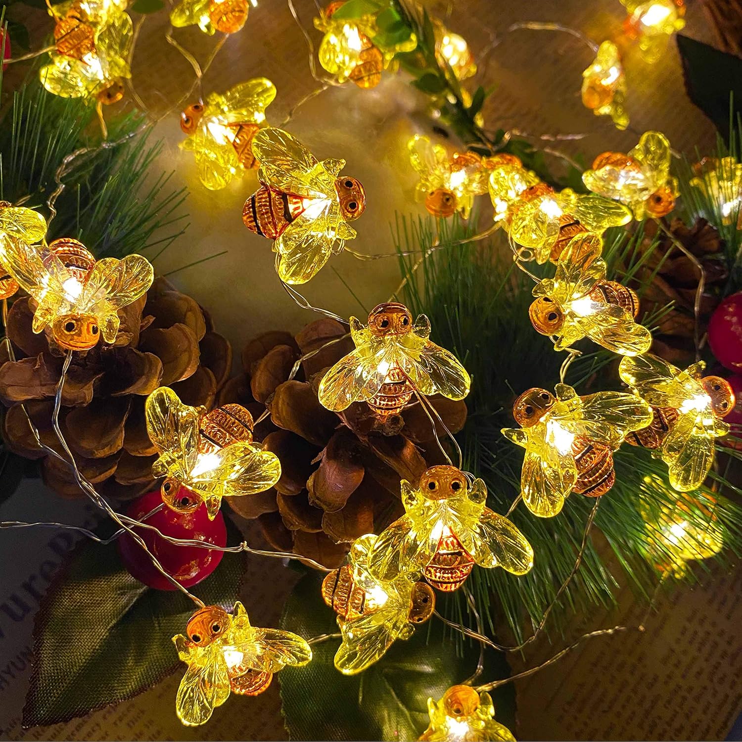 Cadena de luces de hadas de abeja, 40 luces LED con enchufe con 8 modos de control remoto, impermeable, cadena de luz decorativa novedosa para