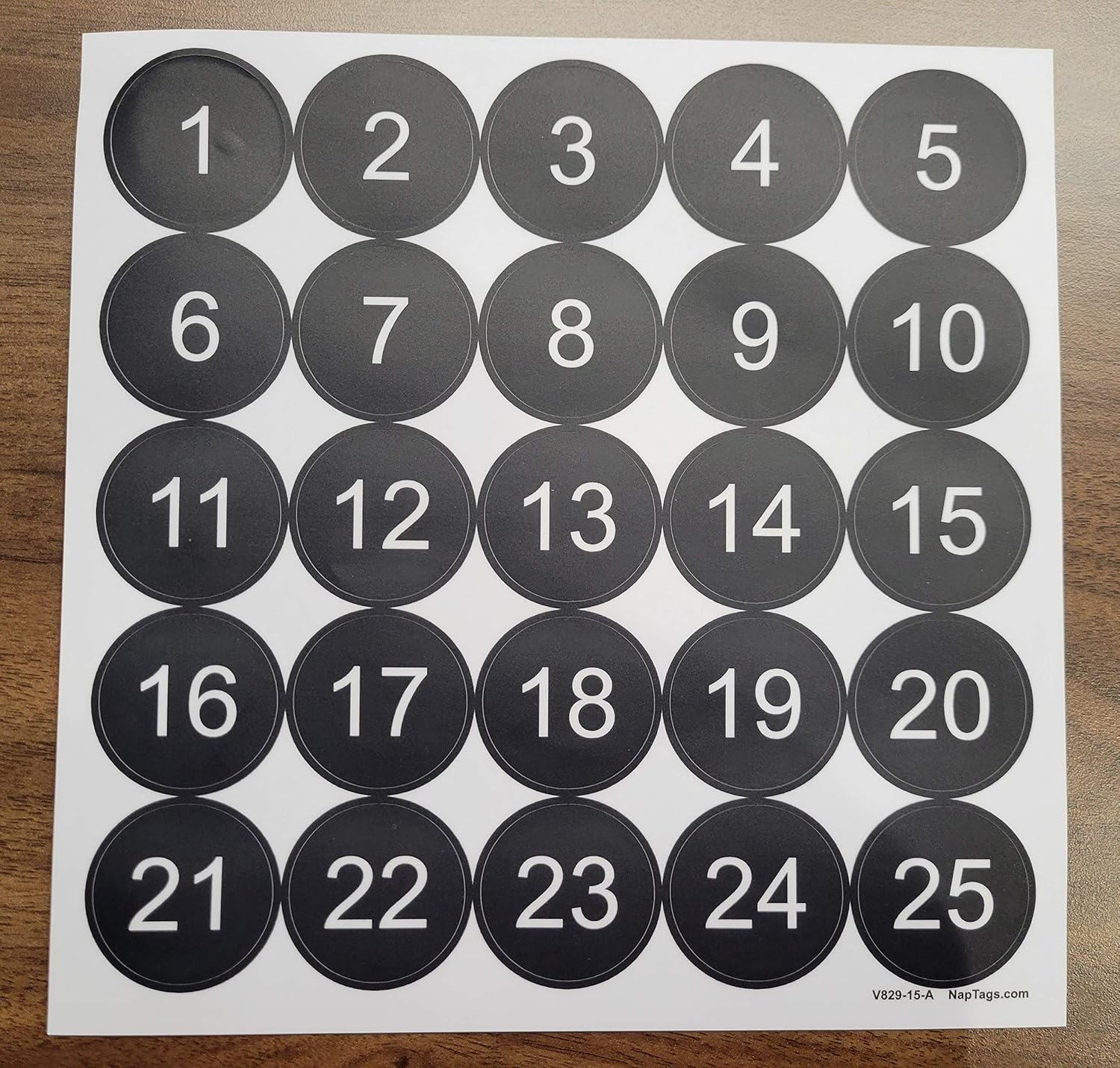 NapTags Calcomanías de vinilo numeradas con círculos, vinilo flexible con adhesivo acrílico, 1.5 x 1.5 pulgadas (negro con números blancos, 1-25)