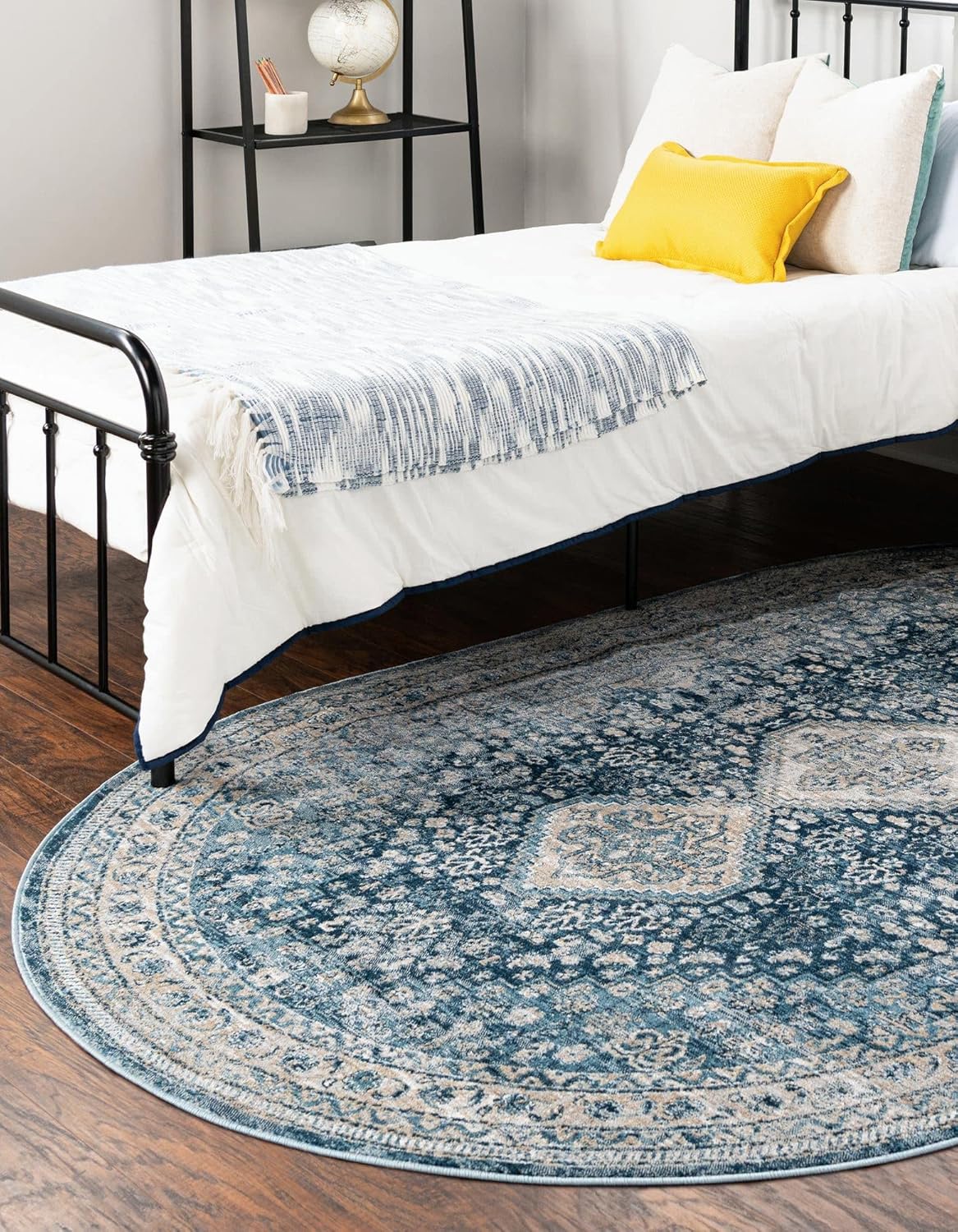 Unique Loom Newport Collection – Alfombra de área, color rosecliff (ovalada 4′ 0″ x 5′ 11″, azul marinomarfil)