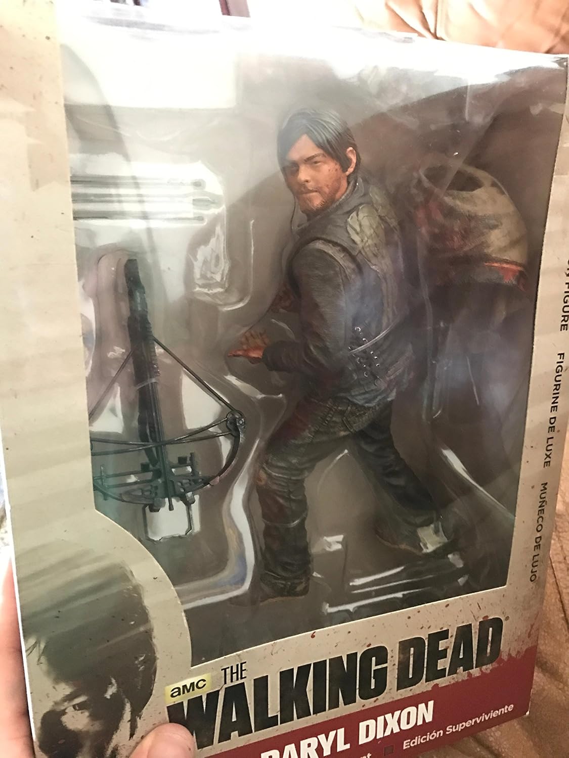 Walking Dead Daryl Dixon Bloody Variant – Figura de sobreviviente de 10 pulgadas