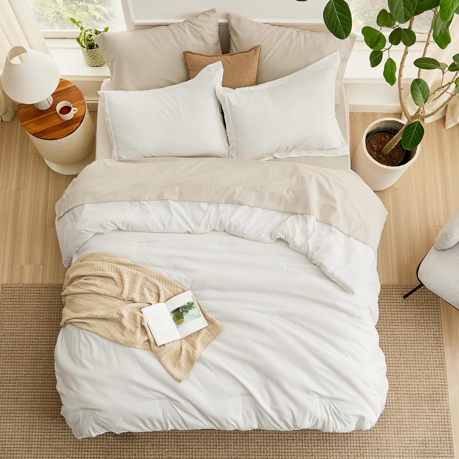 Bedsure Juego de edredón blanco tamaño King, 7 piezas, ligero, bohemio, cama en una bolsa con edredón, sábanas, fundas de almohada y fundas de