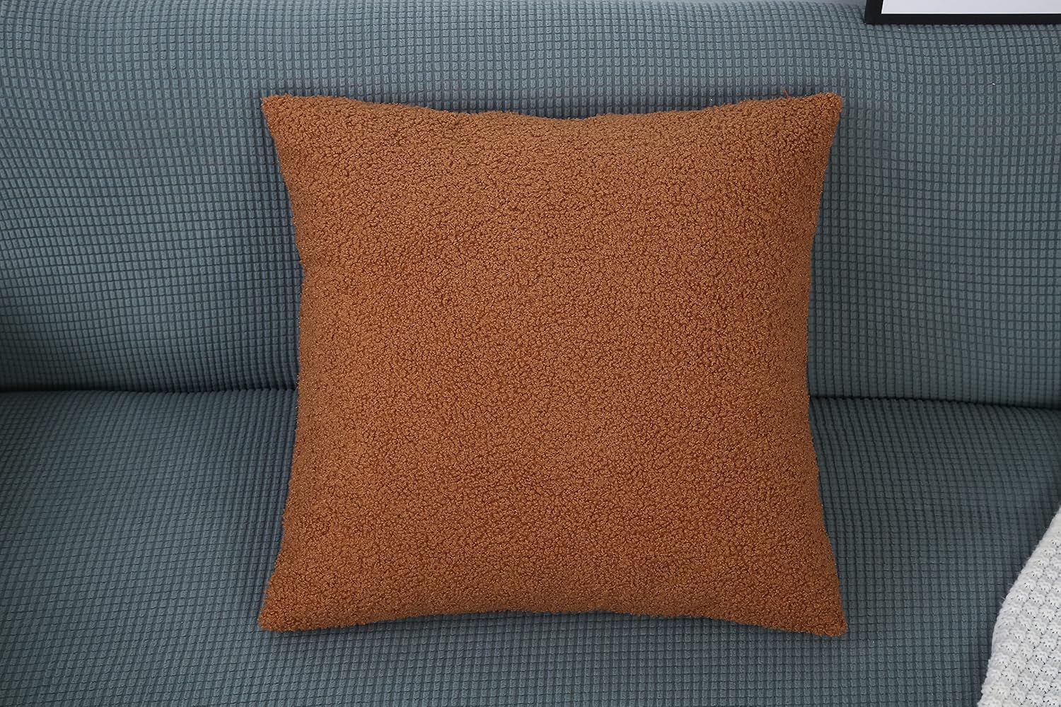 TangDepot Paquete de 2 fundas de almohada de lujo de imitación de piel de oveja sintética, fundas de almohada cuadradas, fundas de almohada