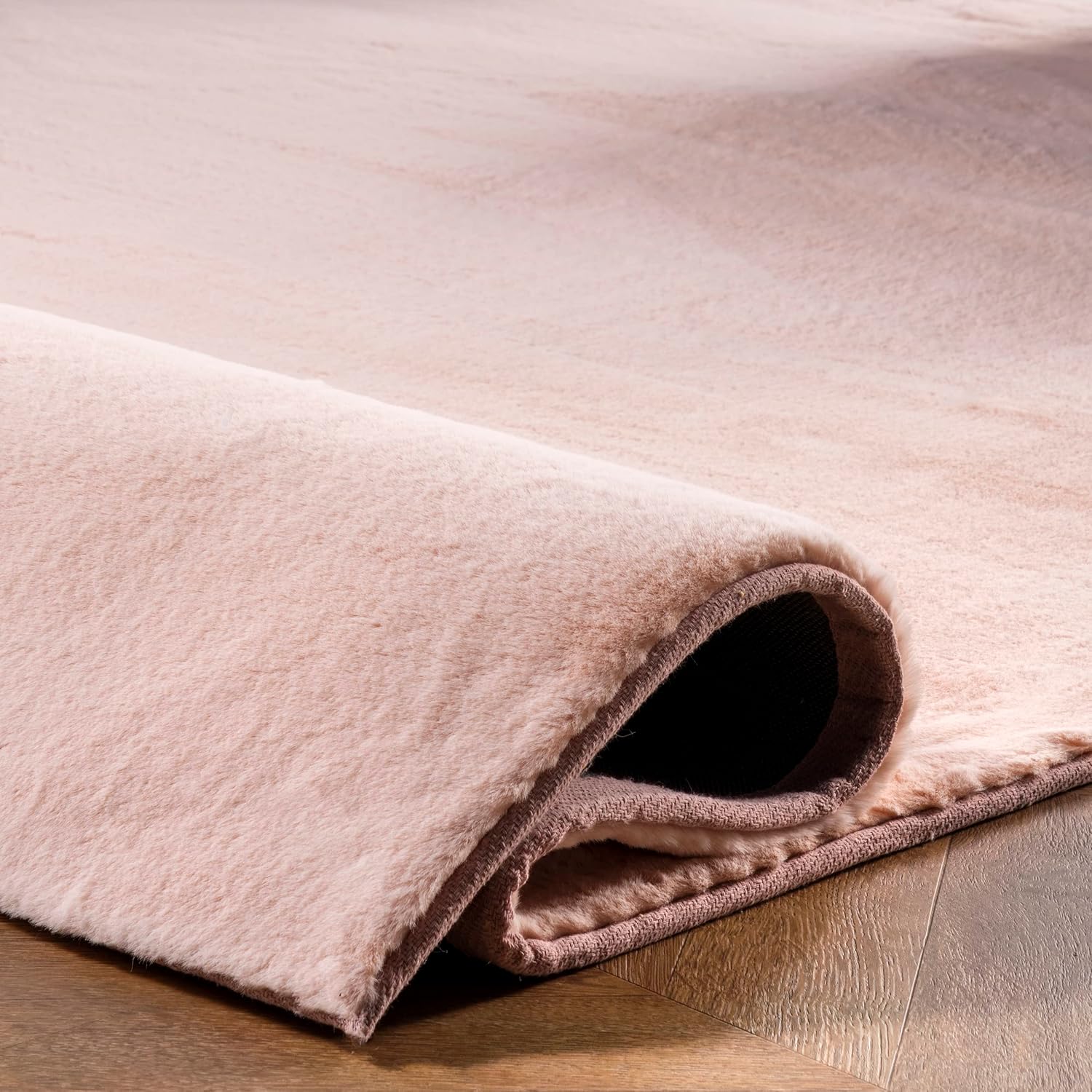 nuLOOM Layne – Alfombra suave y sedosa de piel sintética de conejo, 5 x 8, color rosa