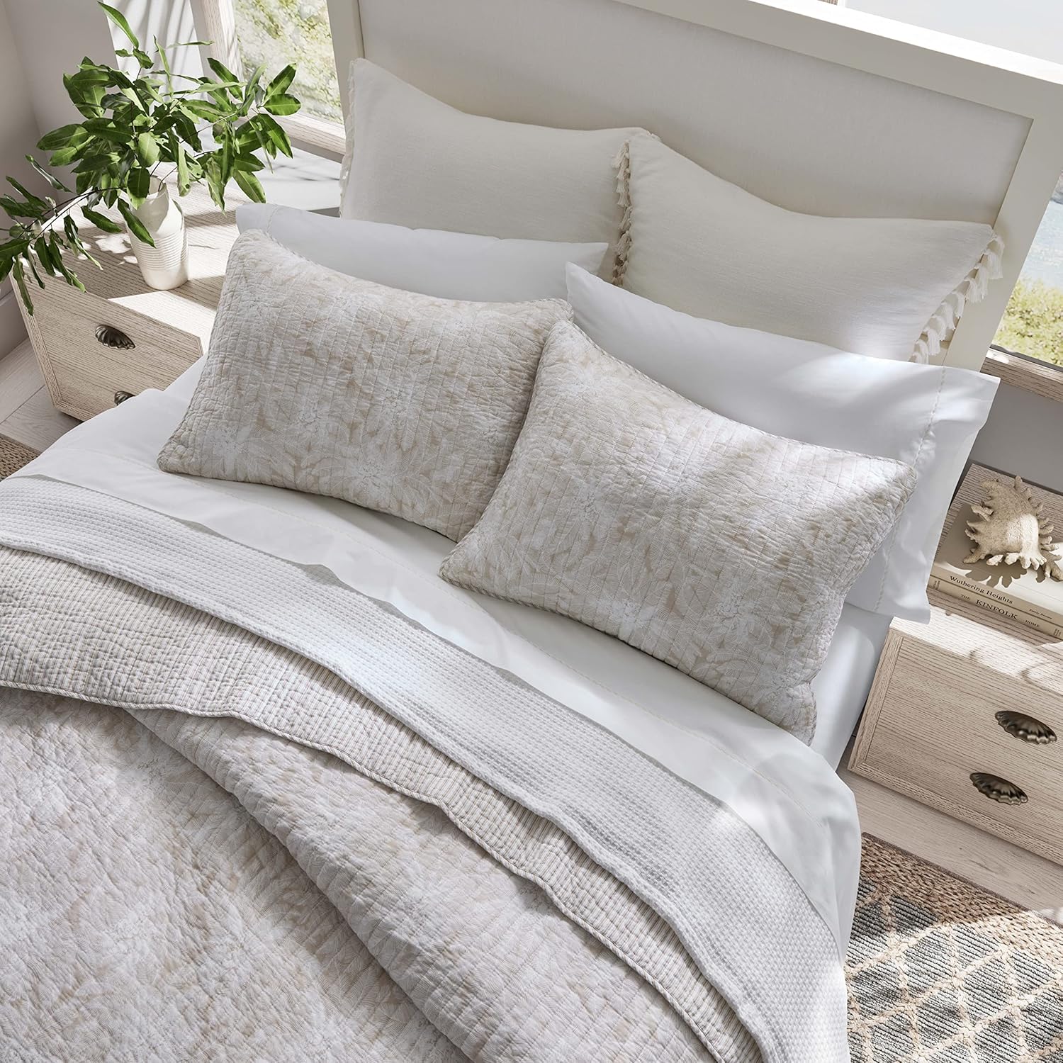Tommy Bahama – Juego de edredón King, ropa de cama reversible de algodón con fundas a juego, ligera para todas las estaciones (color beige akena,