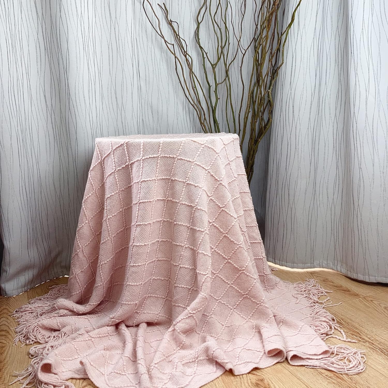 1 manta de punto de 50 x 60 pulgadas, diseño de rombos rosados, suave, cálida y bohemia con borlas para mujeres, hombres. Adecuado para viajes,