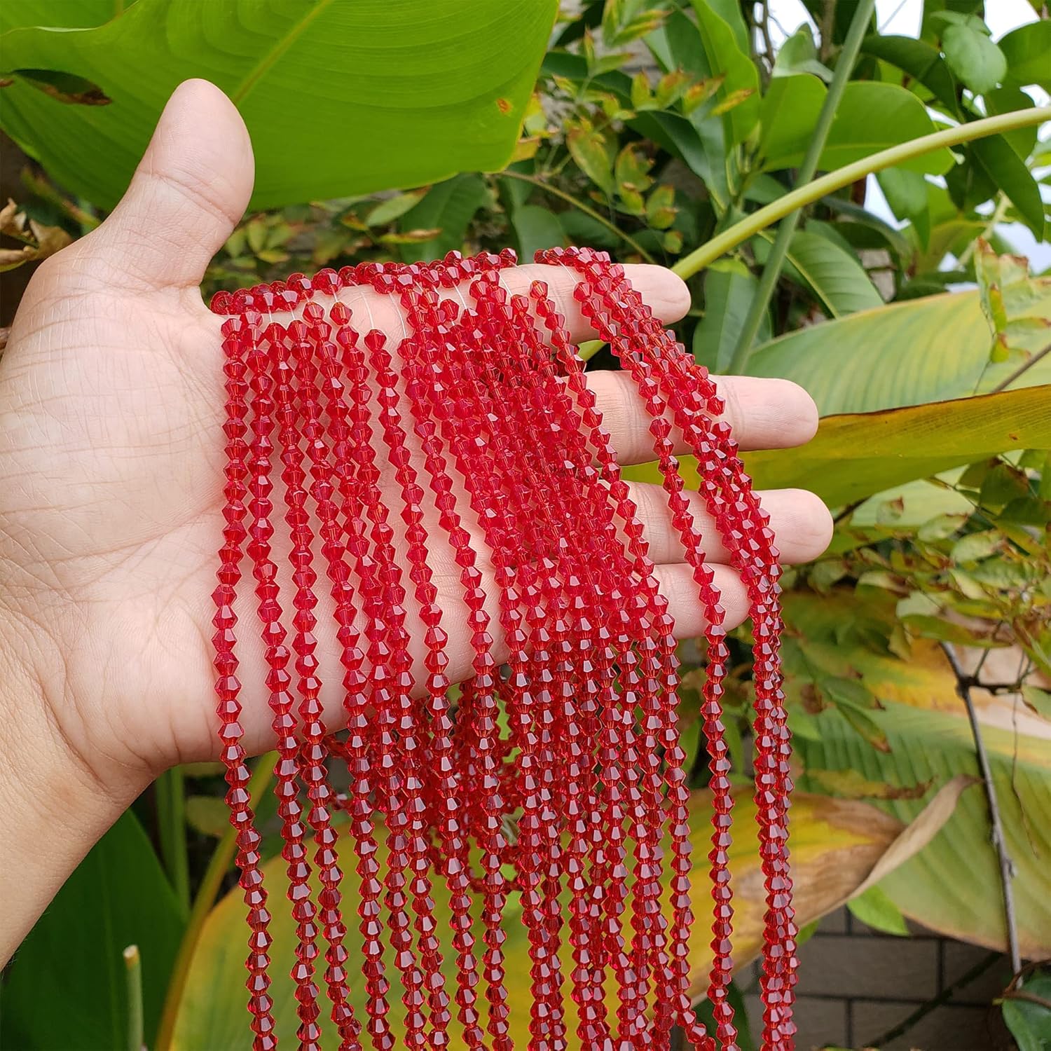 Chengmu Cuentas de vidrio rojo bicono de 0.157 in para la fabricación de joyas, 1700 unids facetadas Crytal Spacer Beads Surtidos Accesorios para