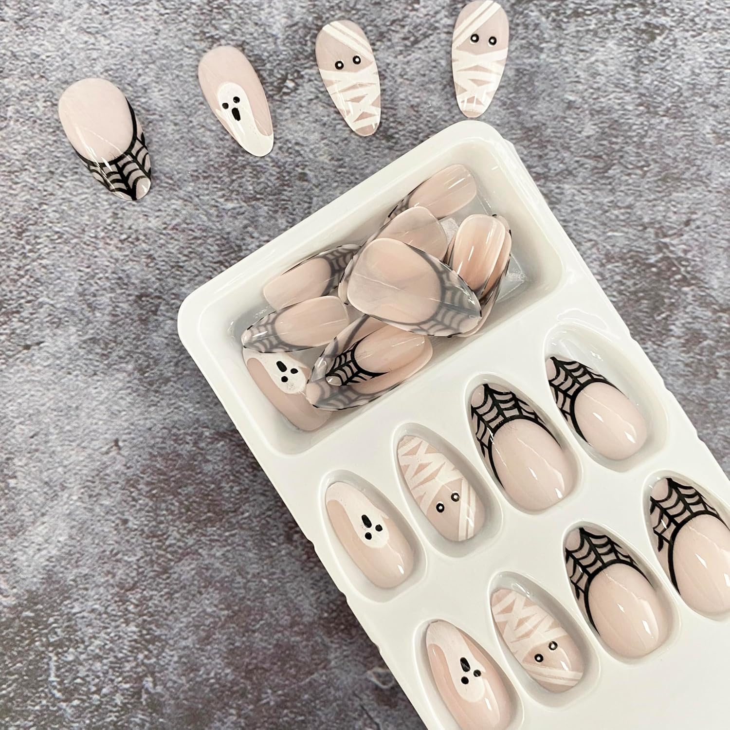 24 uñas postizas a presión de Halloween, uñas postizas cortas de almendra, brillantes, diseño de telaraña, fantasma, con pegamento, cobertura