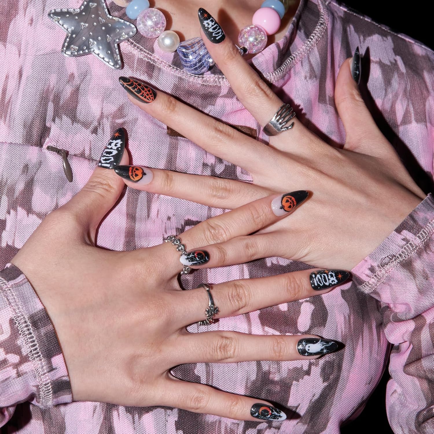 GLAMERMAID Uñas postizas cortas a presión de almendra para Halloween, uñas postizas de gel gótico negro con diseño de calavera, uñas ovaladas