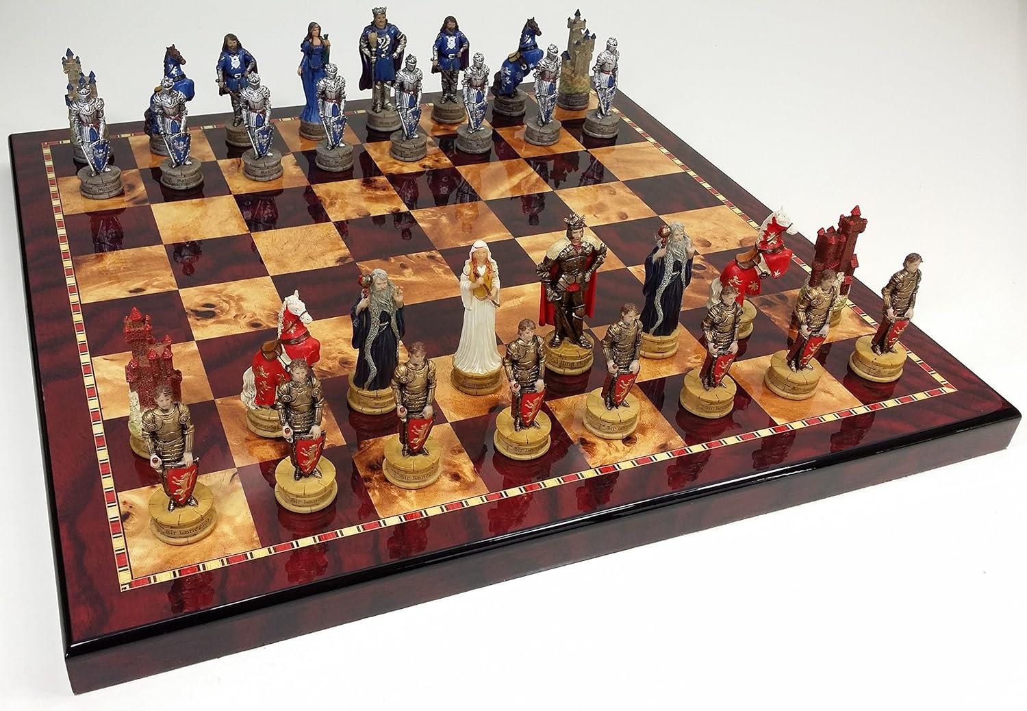 Medieval Times King ArthurSir Lancelot Camelot Knights – Juego de ajedrez con tablero de color cereza brillante de 18 pulgadas y madera de Burlwood