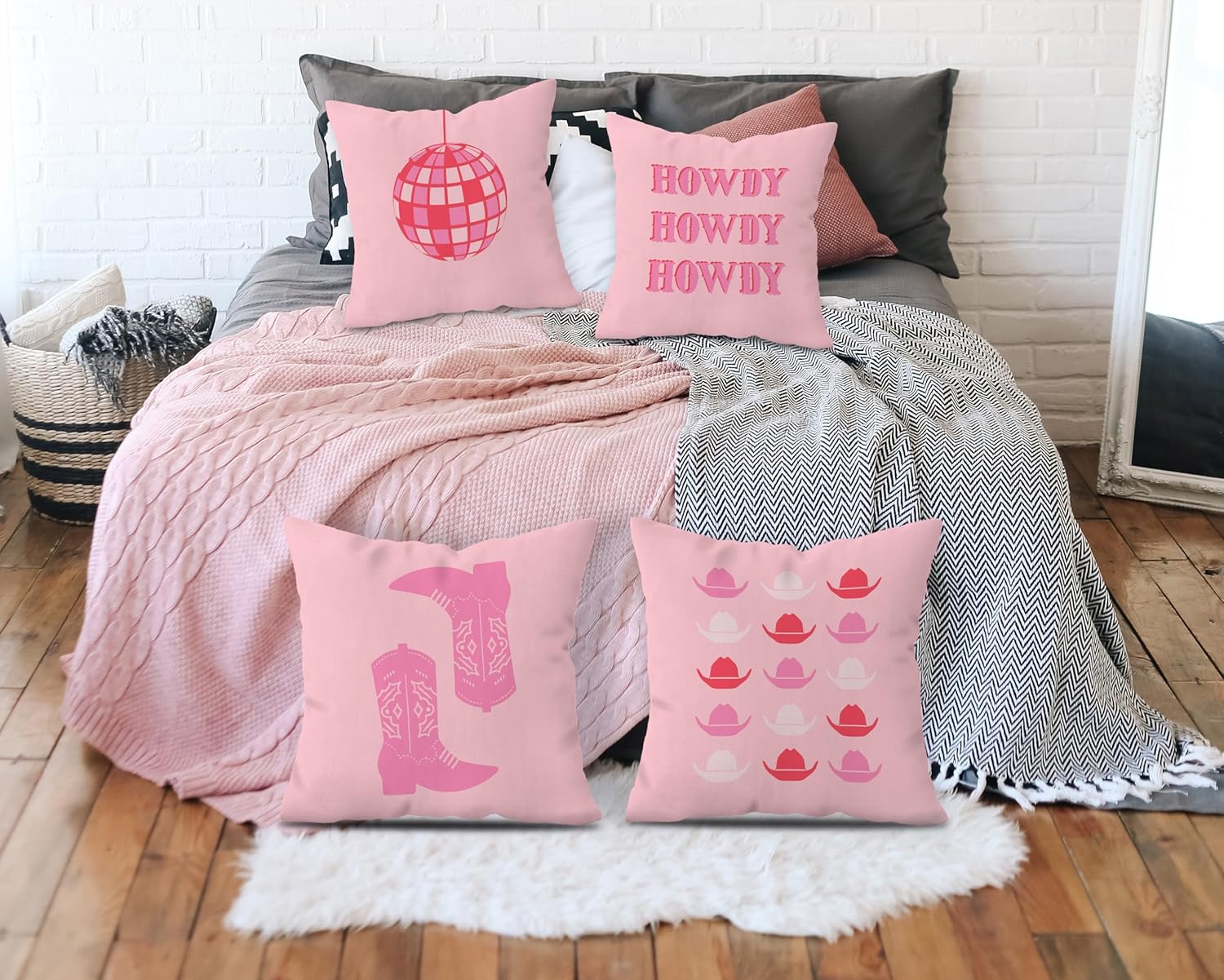 FLDAS Juego de 4 fundas de almohada decorativas de 18 x 18 pulgadas, color rosa intenso, con diseño de vaquera occidental, diseño de bola de