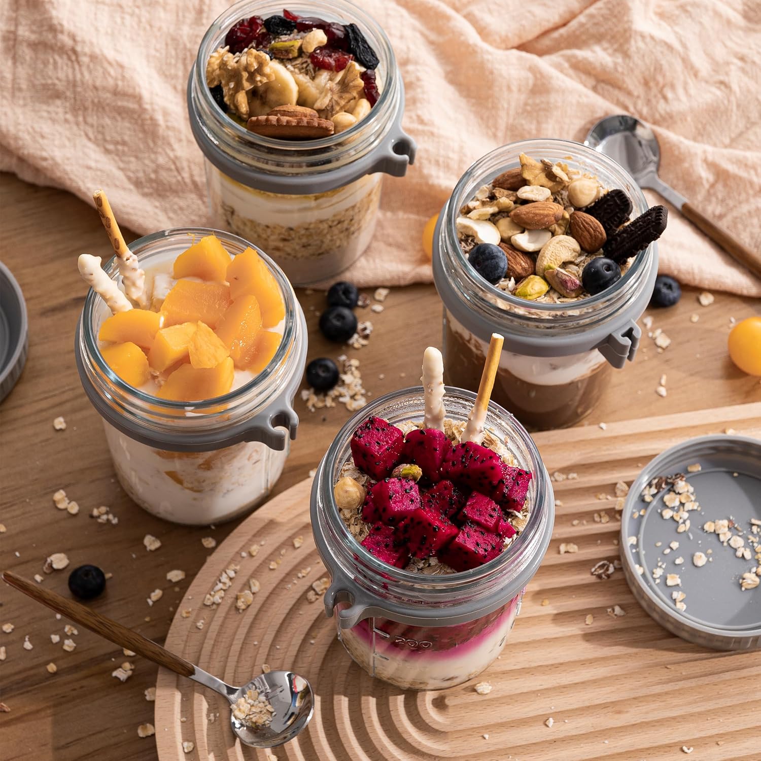 Famyards Paquete de 6 recipientes de avena con tapas herméticas y cucharas, tarros de vidrio de 16 onzas con marcas de medición, tarros de avena