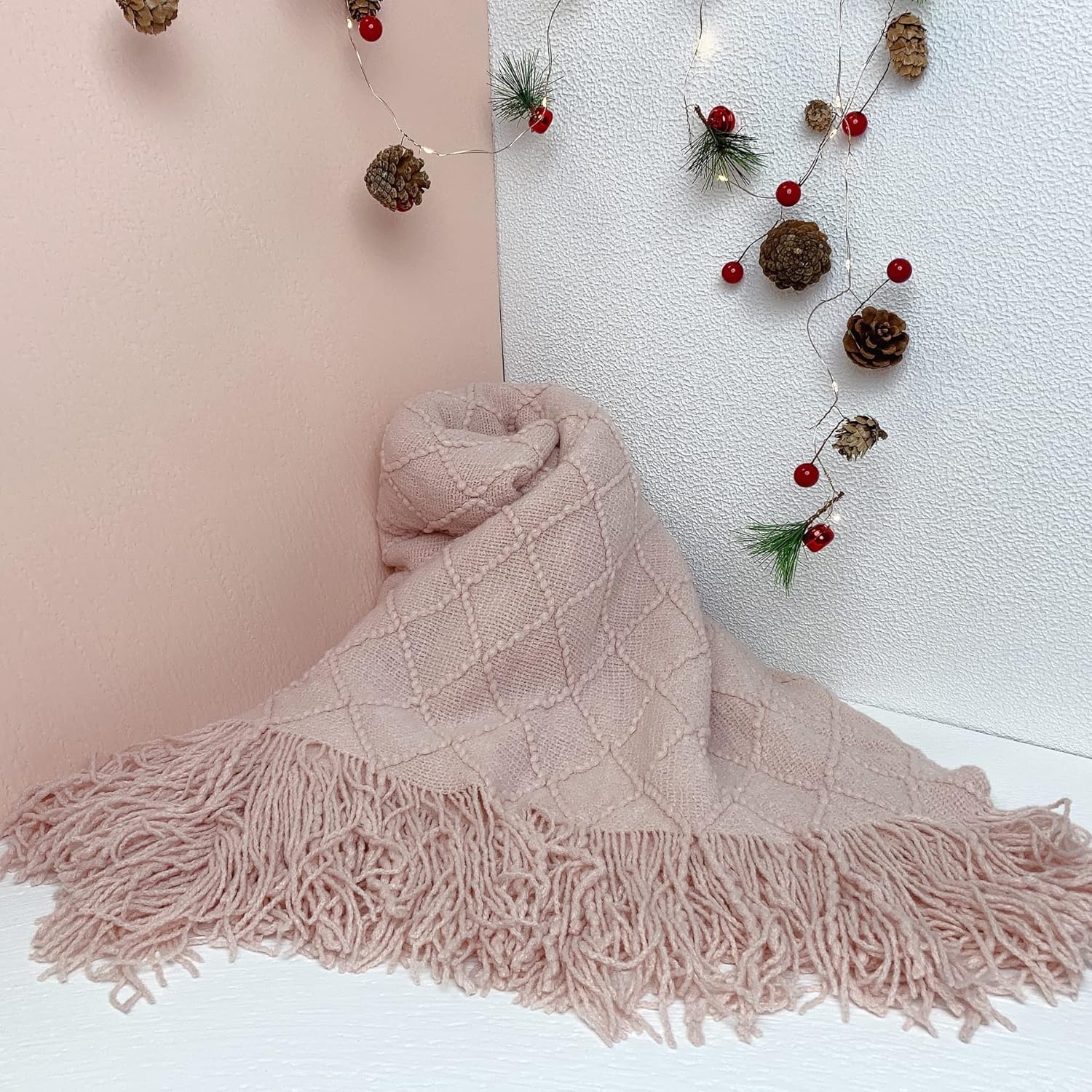 1 manta de punto de 50 x 60 pulgadas, diseño de rombos rosados, suave, cálida y bohemia con borlas para mujeres, hombres. Adecuado para viajes,