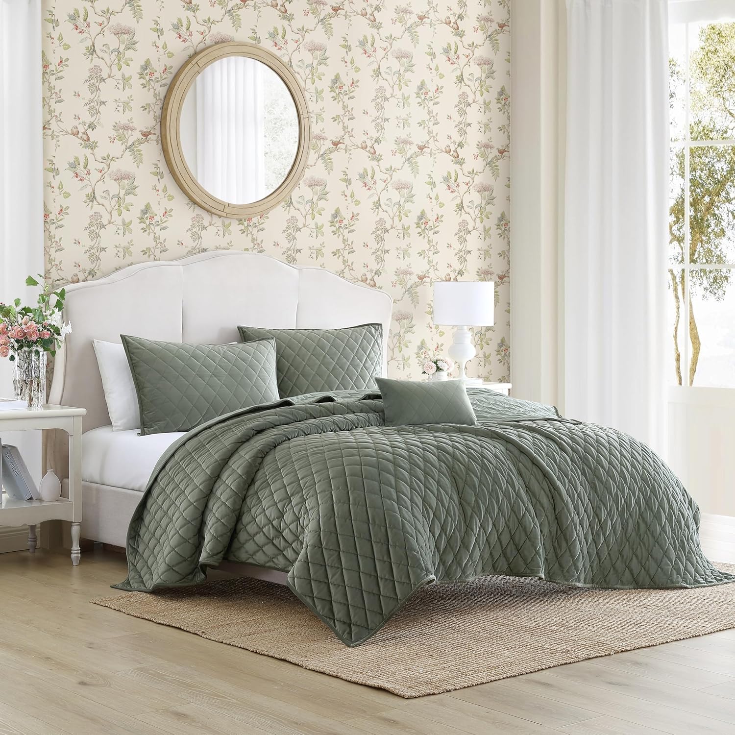 Laura Ashley – Juego de edredón King, ropa de cama reversible de terciopelo sólido, decoración del hogar para todas las estaciones con fundas y