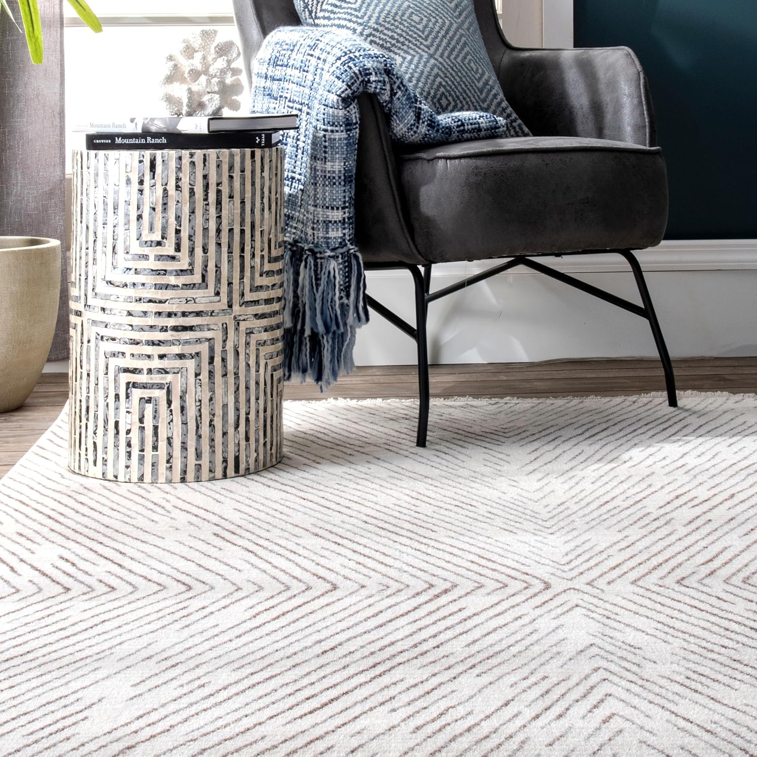 nuLOOM Jazlyn Broken Chevrons – Alfombra de pasillo, 2 pies 6 pulgadas x 8 pies, color beige