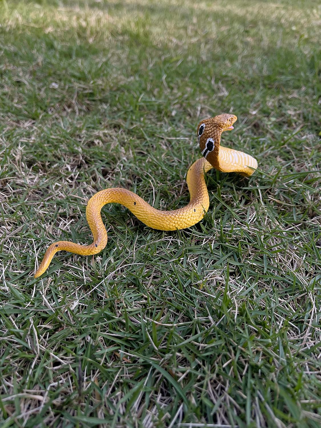 Figuras de cobra de juguete de serpiente falsa, regalo de broma para Halloween, accesorio de broma del día de los inocentes, decoración de jardín