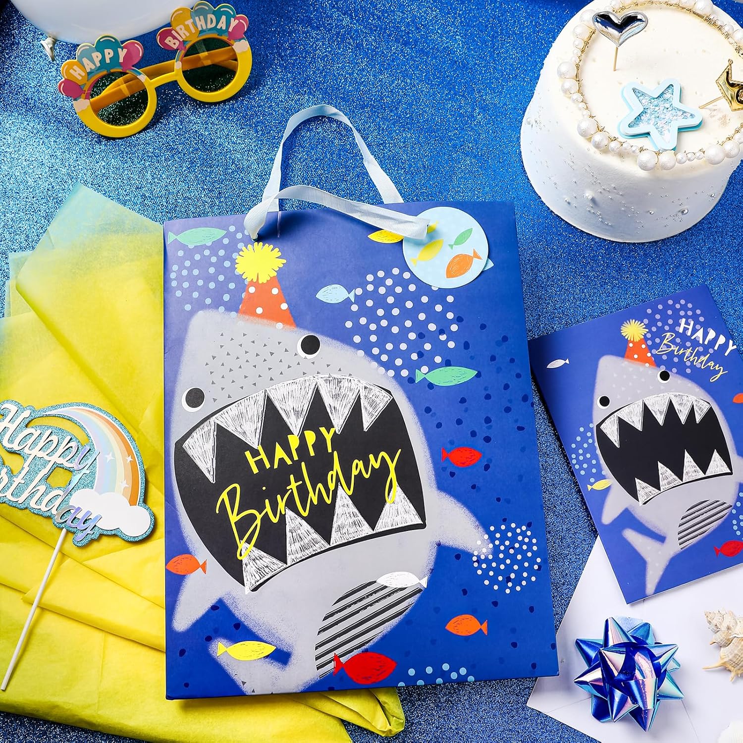 LeZakaa Bolsa de regalo de cumpleaños de 13 pulgadas, bolsa de regalo azul mediana con papel de seda, etiqueta de regalo y tarjeta, diseño de