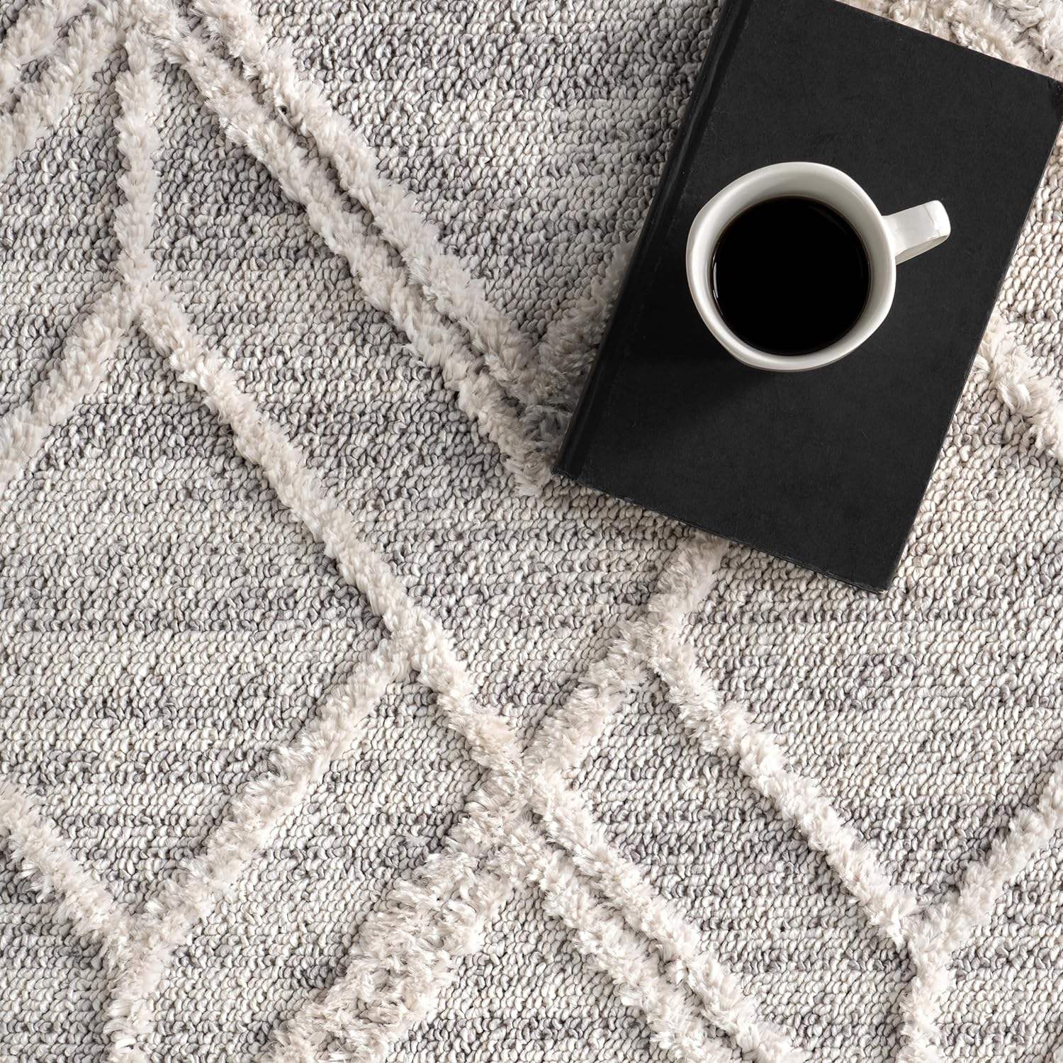 nuLOOM Ansley – Alfombra marroquí ovalada de 7 x 9 con borlas, gris claro, diseño bohemio con textura alta-baja, pelo alto de felpa, resistente a