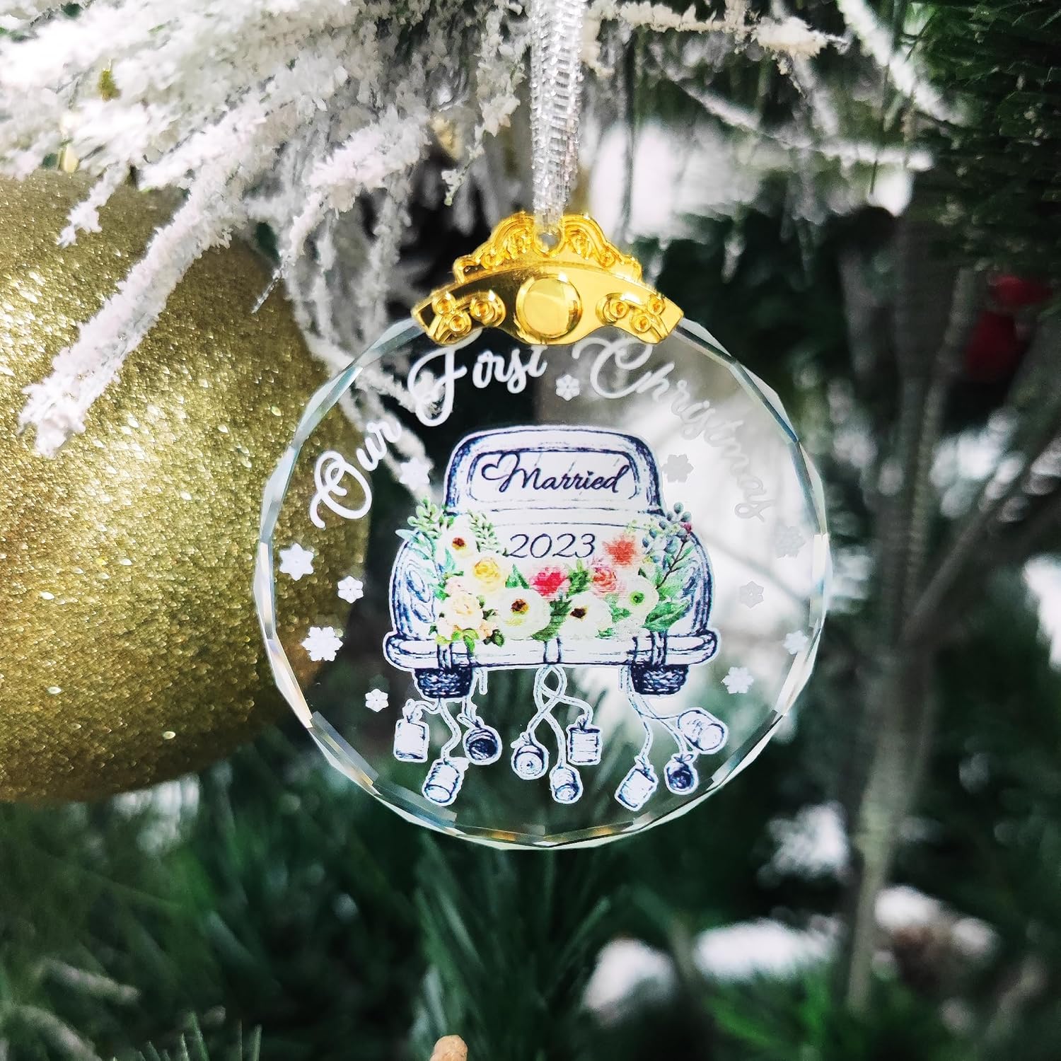 Adorno de matrimonio con texto en inglés Our First Christmas Married Ornament 2023, regalos de boda para parejas, decoraciones de despedida de
