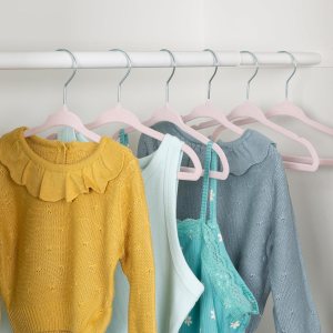 Honey Can Do HNG-09294 – Juego de 25 perchas antideslizantes de terciopelo para bebé, color rosa rubor Honey Can Do HNG-09294 – Juego de 25 perchas antideslizantes de terciopelo para bebé, color rosa rubor