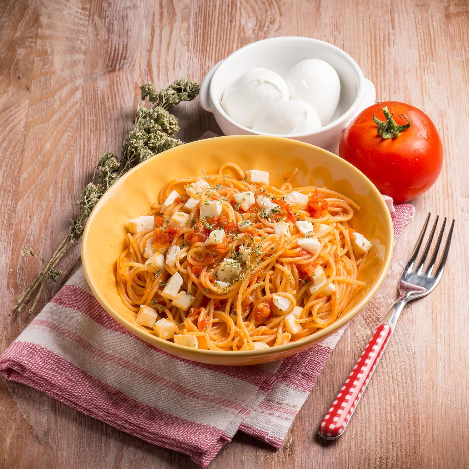 Unpretentious Copos de orégano, 1 libra, sabor rico, ingrediente versátil, tamaño a granel