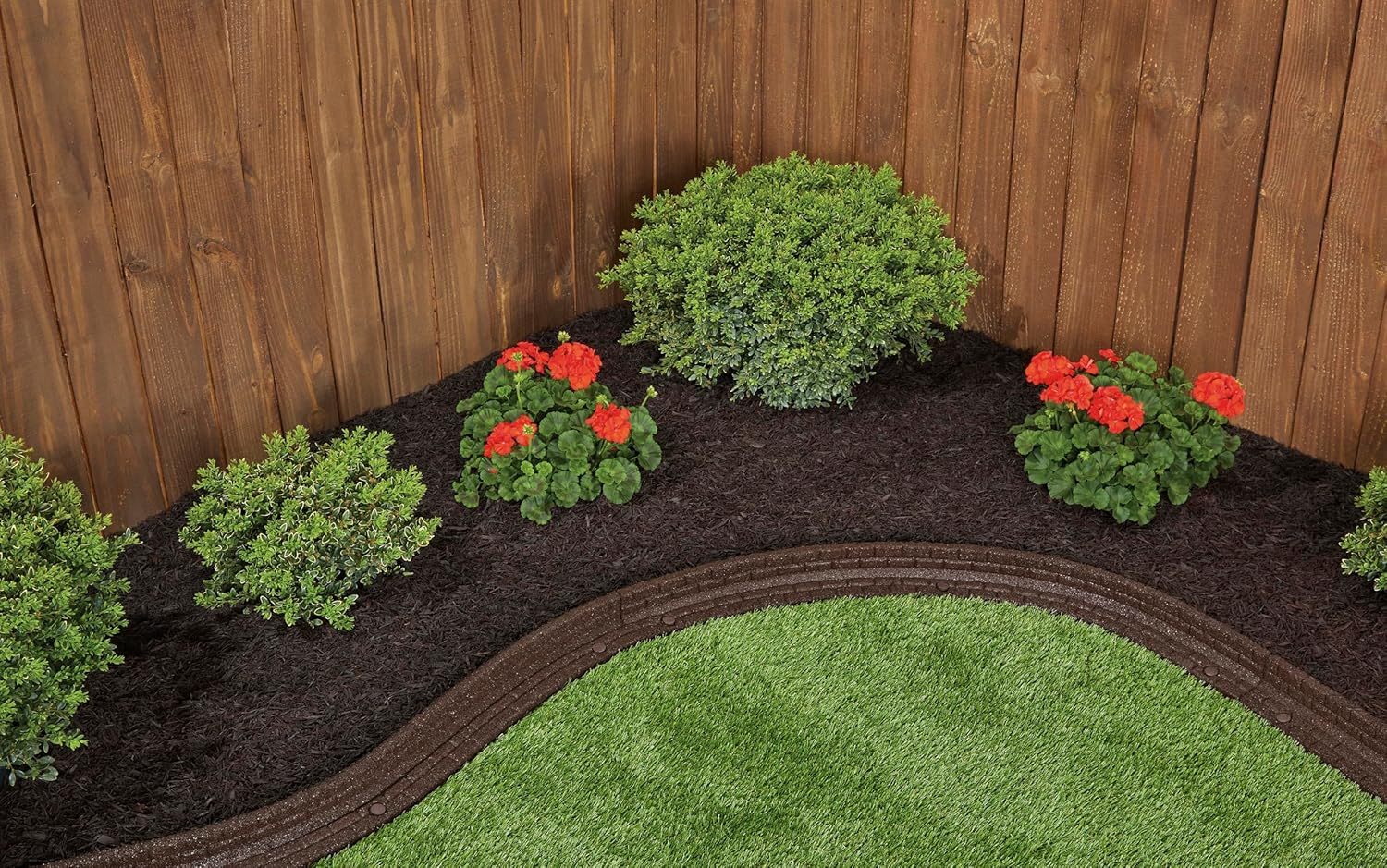 Mantillo de goma triturada prémium para jardines, césped y paisajismo, color de larga duración, parece mantillo de madera natural (37.5 pies cúbicos