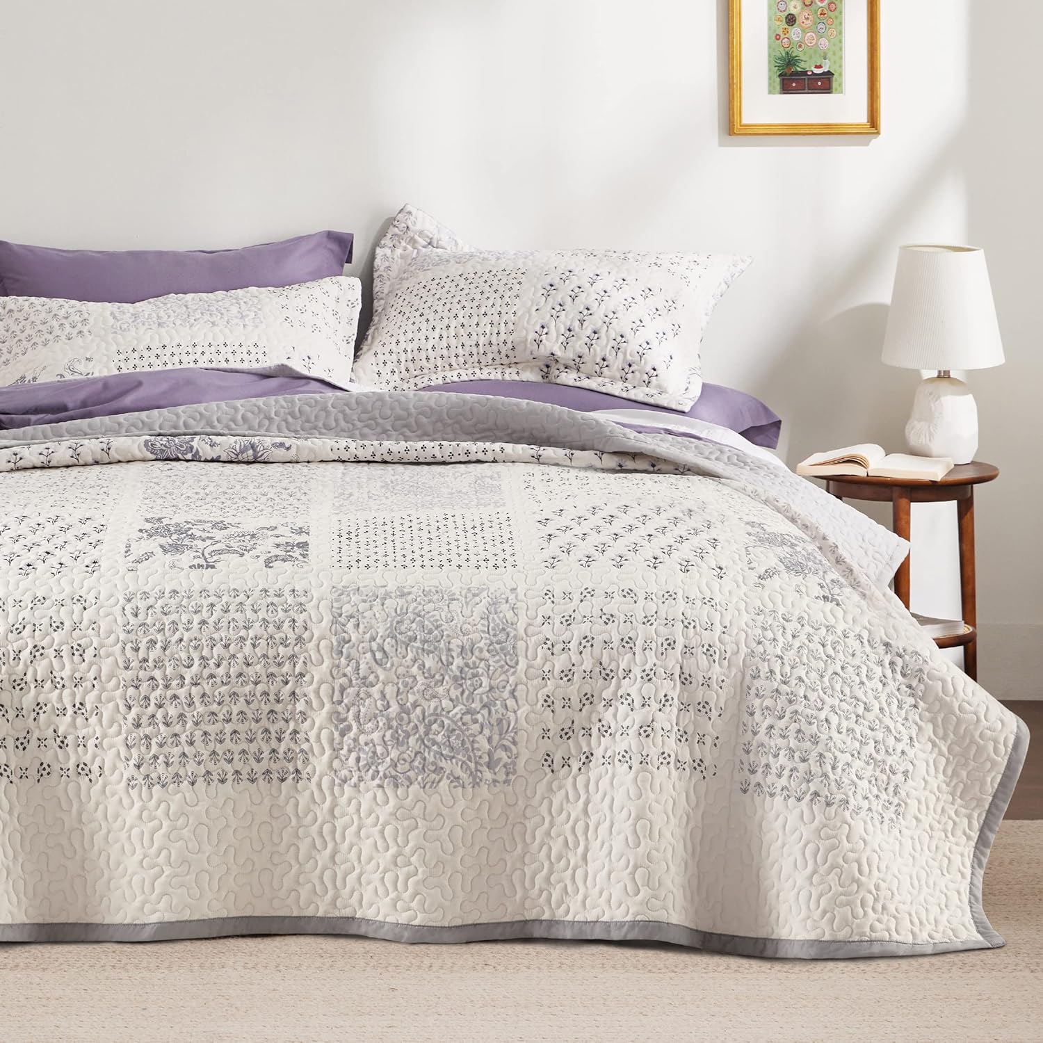 Bedsure Juego de edredón de retazos tamaño King, juego de ropa de cama de edredón beige y gris, colcha ligera de 3 piezas, colcha de microfibra con