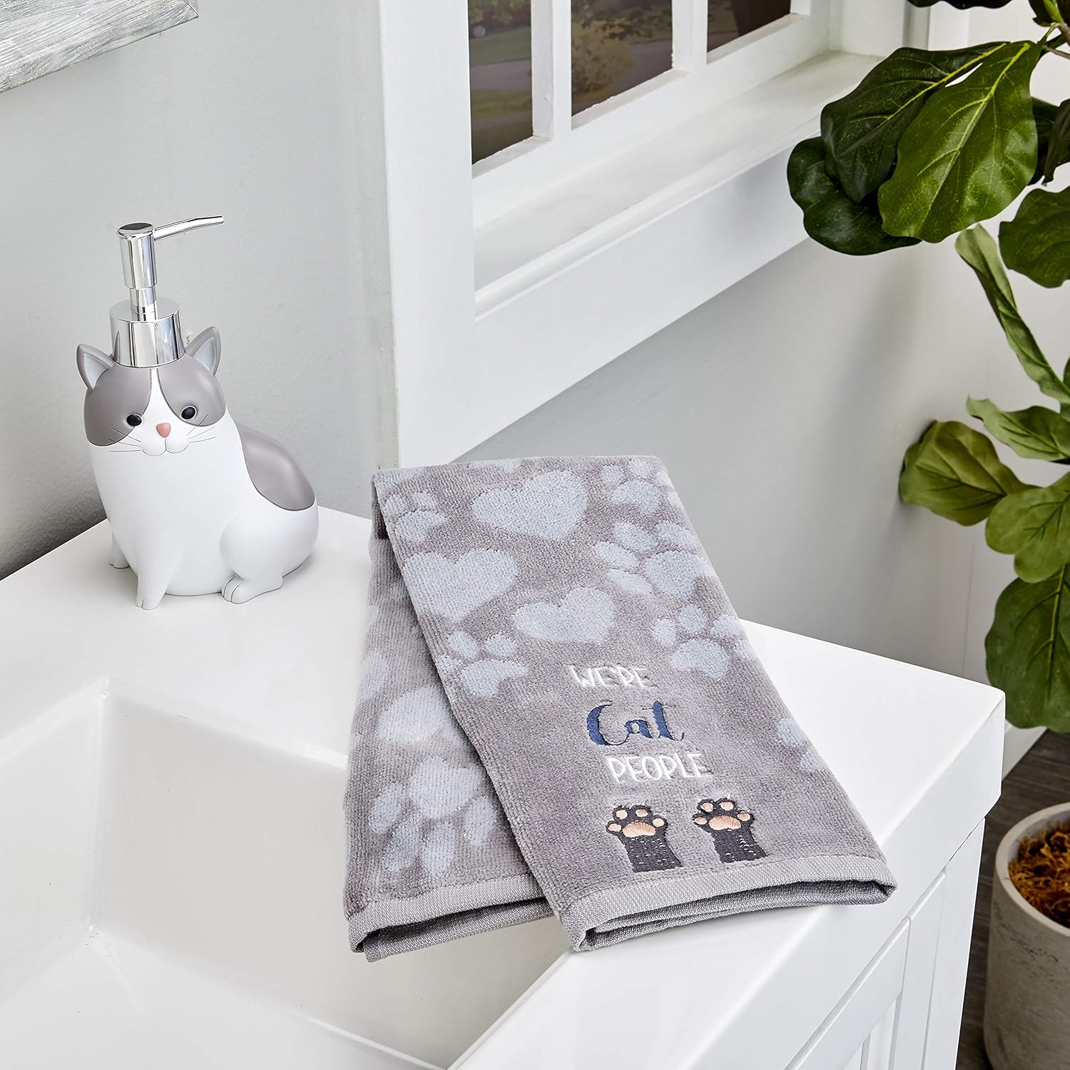 SKL Home by Saturday Knight Ltd. Cat People – Toalla de mano, gris, pequeña (paquete de 2)