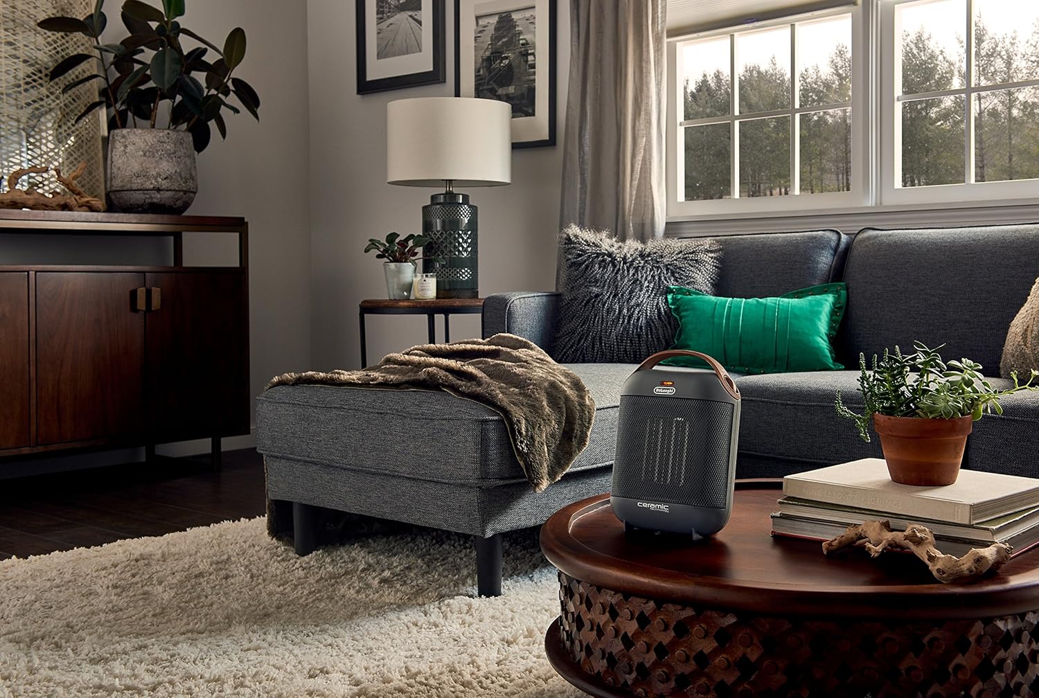 Calentador eléctrico DeLonghi Capsule, calentador de espacio portátil compacto y estilizado de 1500 W para uso en interiores en dormitorio de
