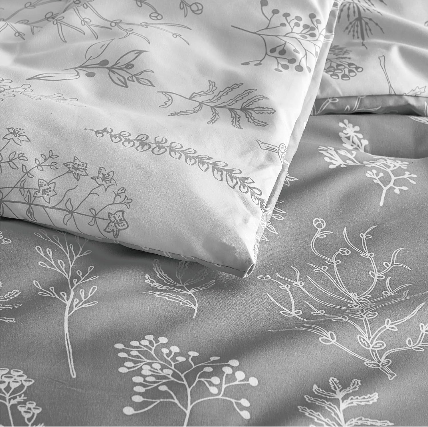 Bedsure Juego de edredón California King, edredón gris, juego de cama tamaño California King, bonito juego de ropa de cama floral Cali King, 3