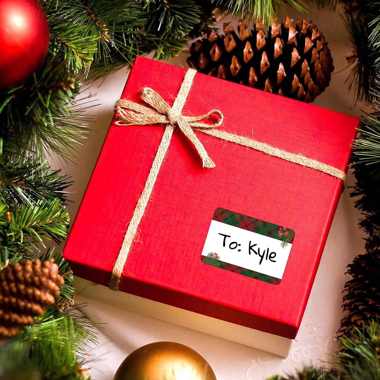 Avery Etiquetas de nombre a cuadros de pino y bayas rojas, etiquetas de regalo de Navidad, sin levantamiento, sin rizos, solo escritura a mano, 36
