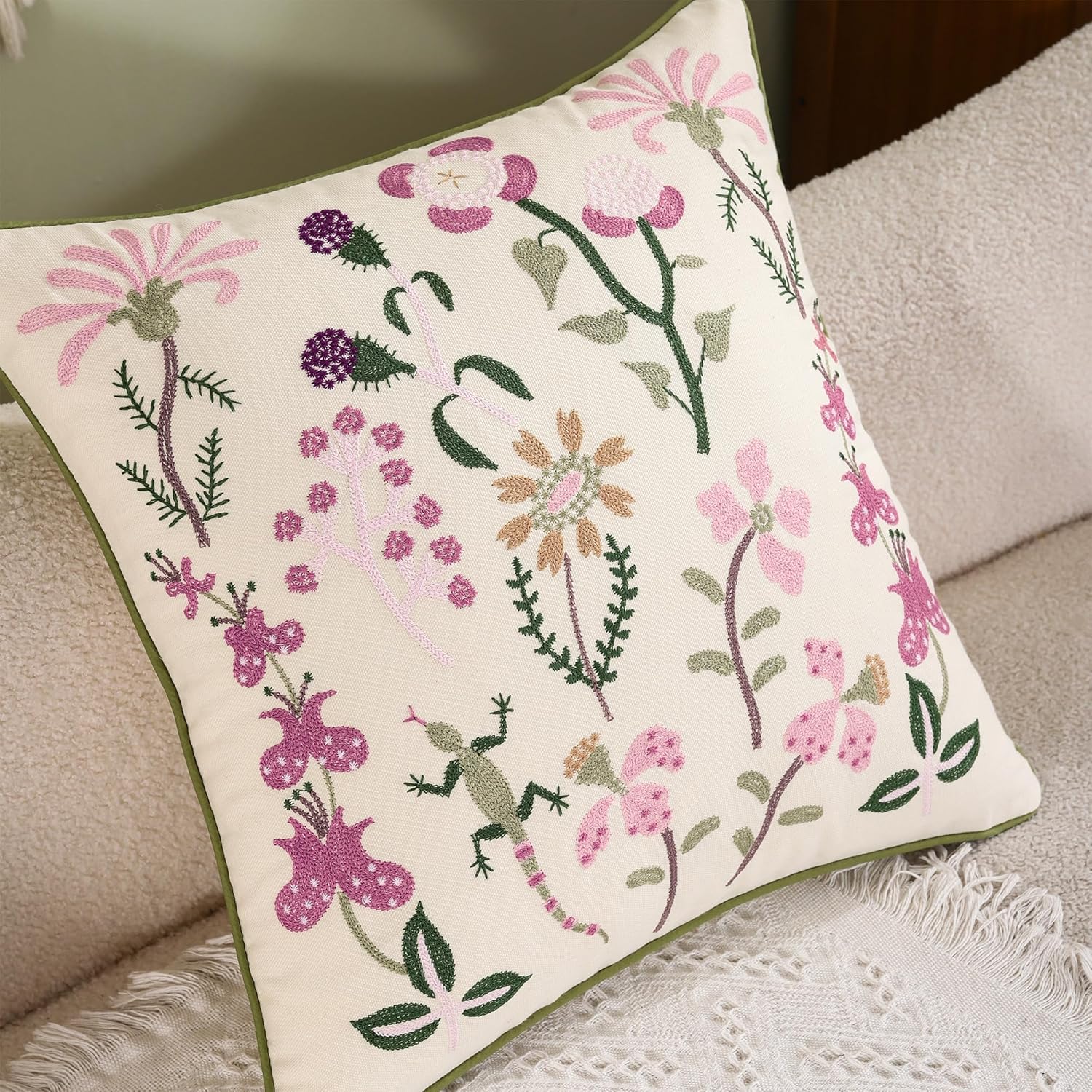 Tosleo Fundas de almohada decorativas de 18 x 18 pulgadas, paquete de 2 fundas de almohada de algodón con flores rosas bordadas de Gecko, fundas de
