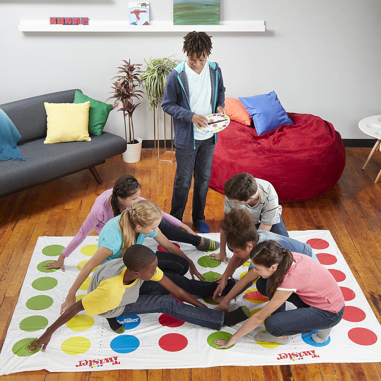 Hasbro Gaming 0 Twister Ultimate con alfombrilla más grande y más campos de color, juego para familias y niños de 6 años en adelante, compatible con