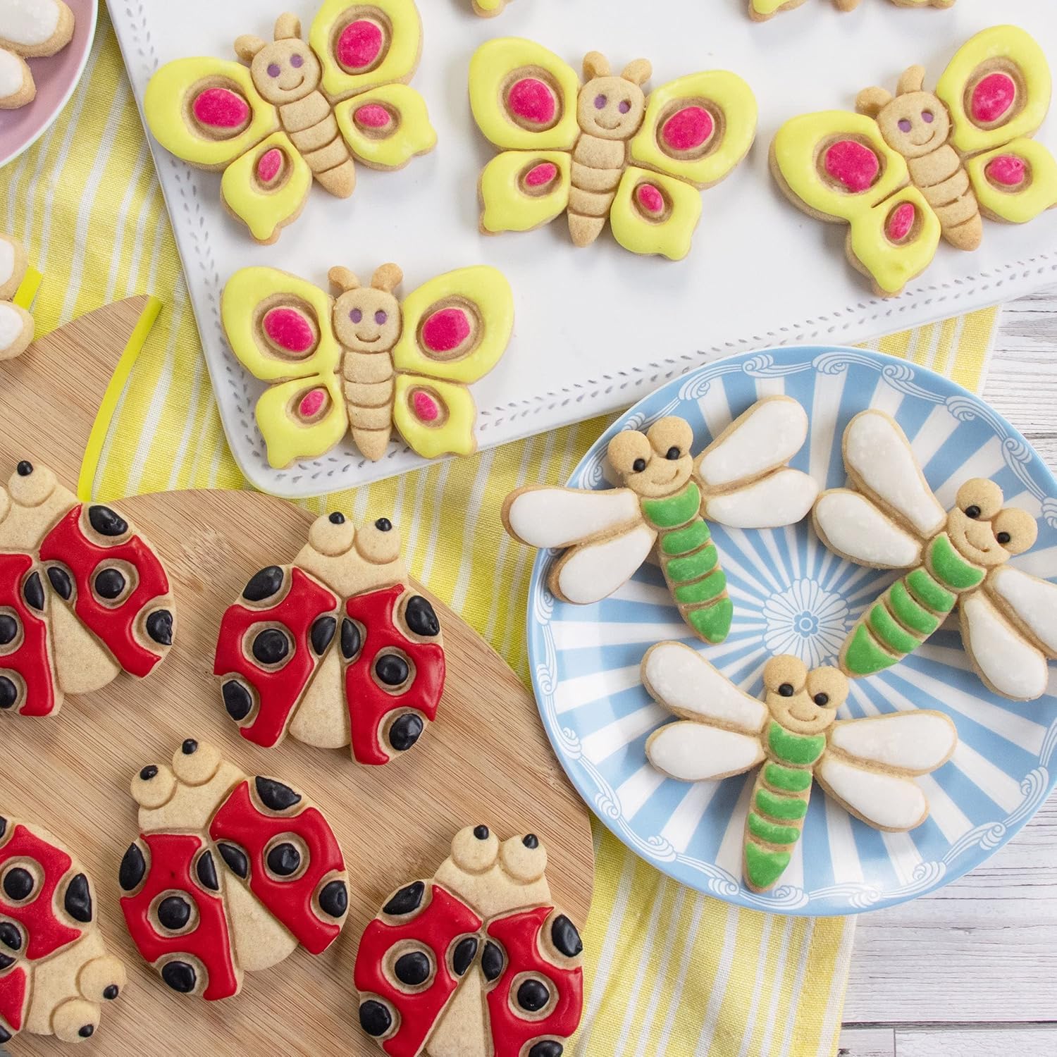 Juego de 3 cortadores de galletas de insectos (diseños mariquita, libélula y mariposa), 3 piezas – Bakerlogy