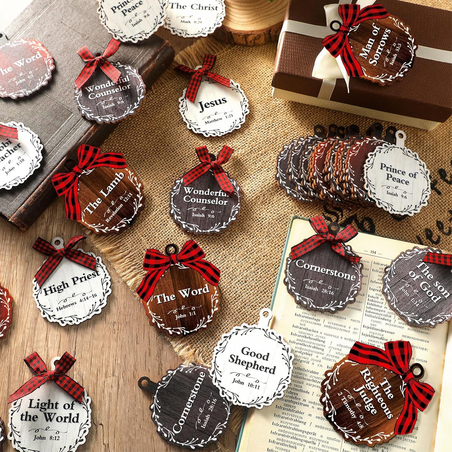 Soaoo 50 adornos de madera con los nombres de Jesús para manualidades, adornos de Navidad de madera, adornos de Navidad de madera con nombres de