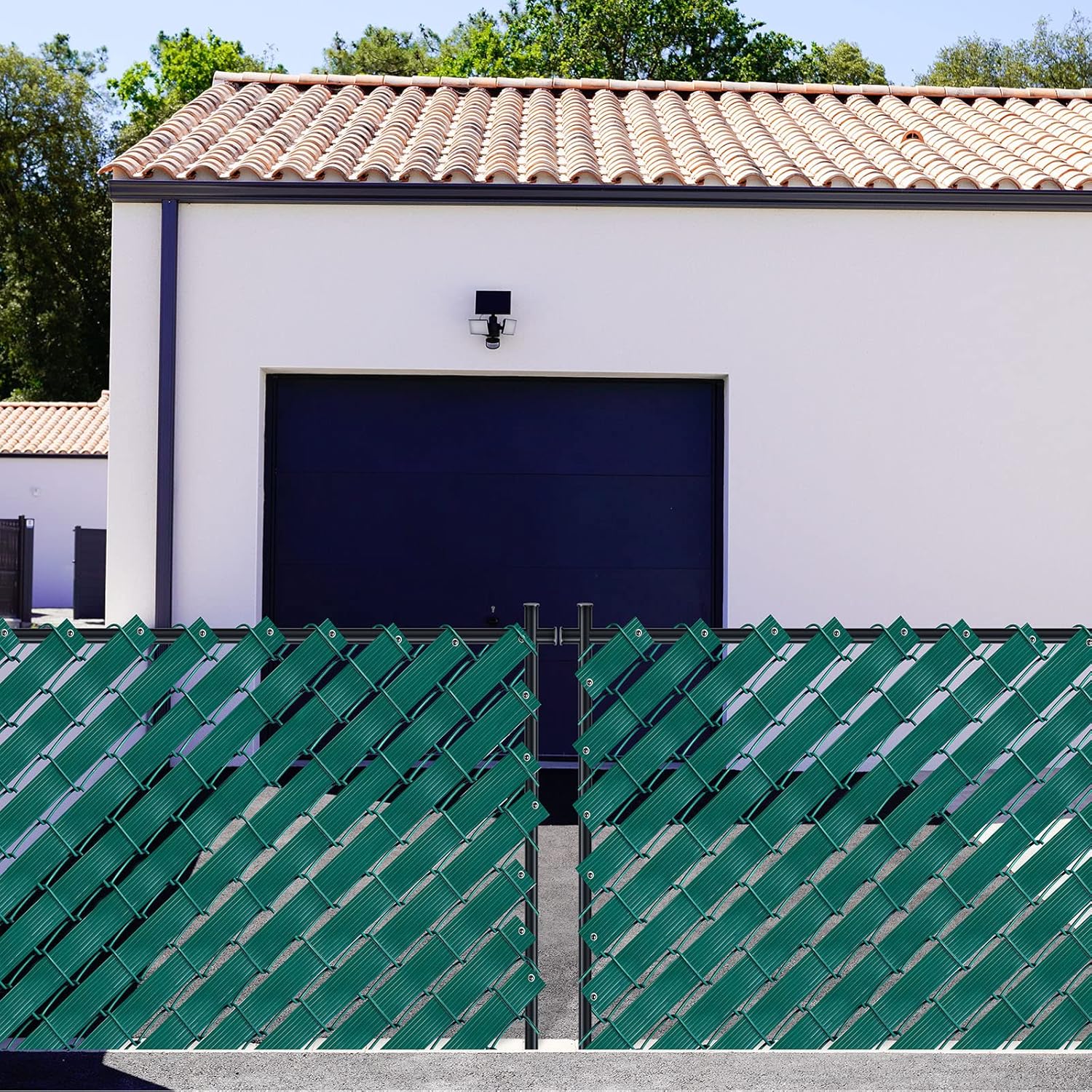 262. Listones de privacidad para valla de eslabones de cadena de 45 pies y 302 piezas perforadoras de botones, cierres de cinta de valla que cubre