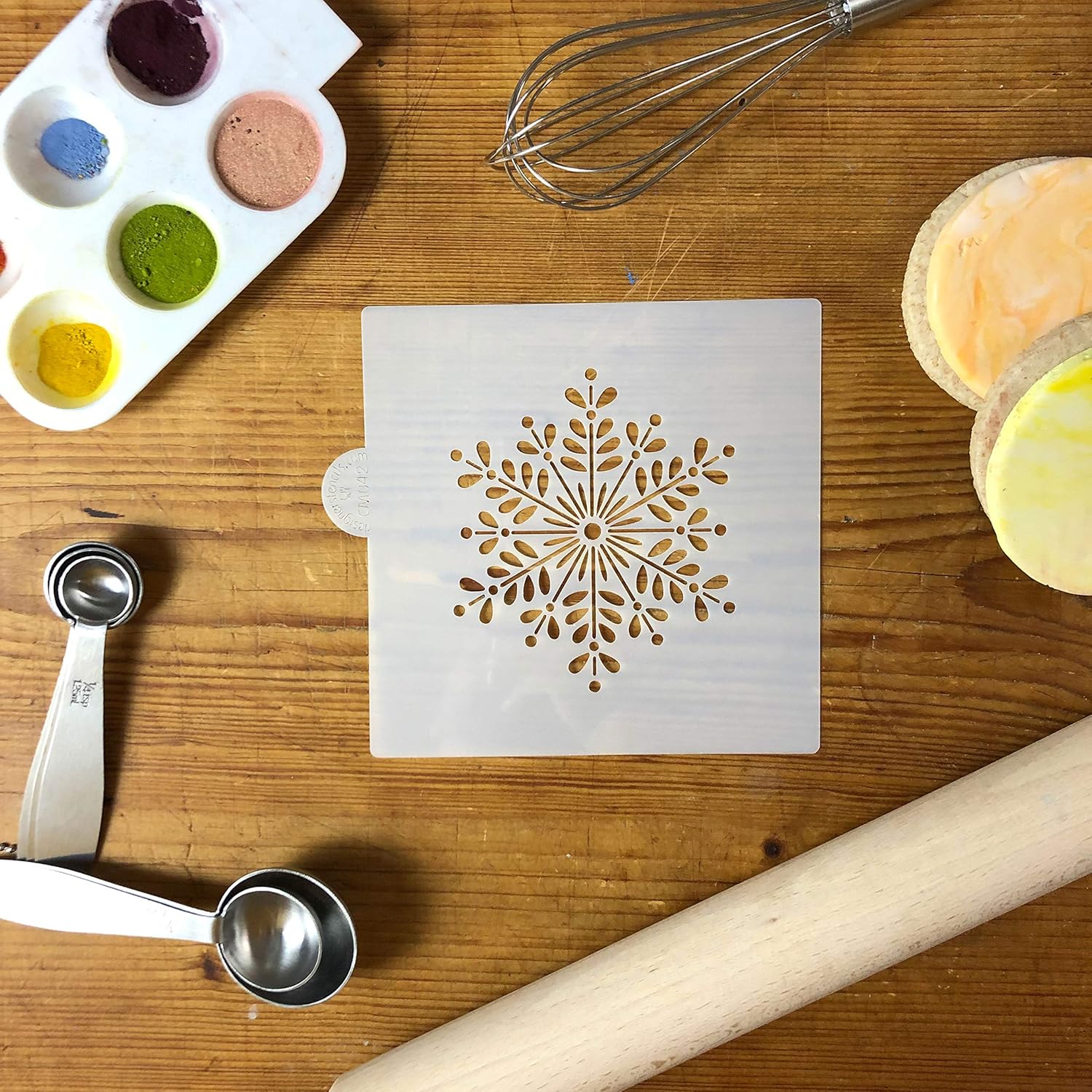 Plantilla retro de galletas y manualidades de copo de nieve de Designer Stencils