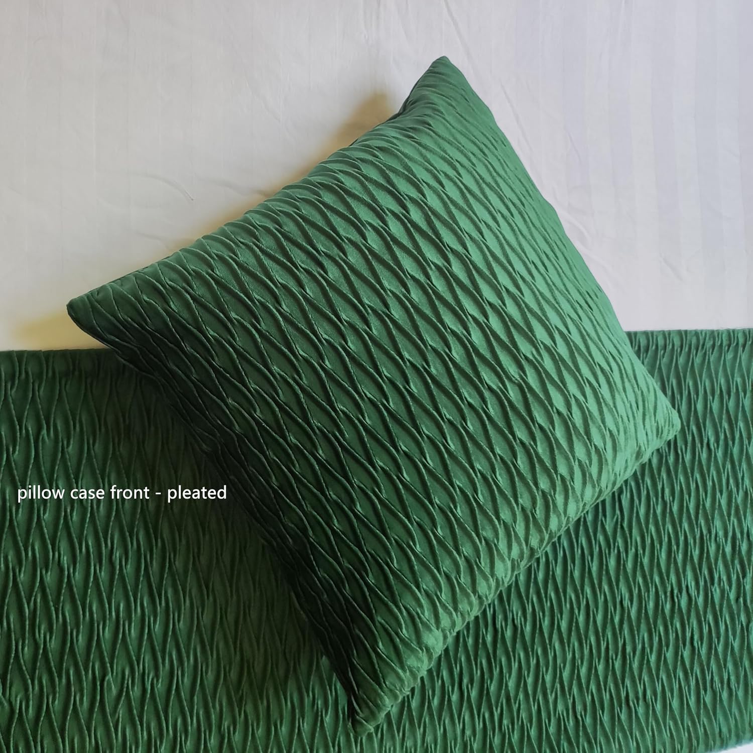 Lightolife Camino de cama de terciopelo suave liso, bufanda decorativa para el hogar, hotel, casa de huéspedes, 2 fundas de almohada, 17.5 x 17.5