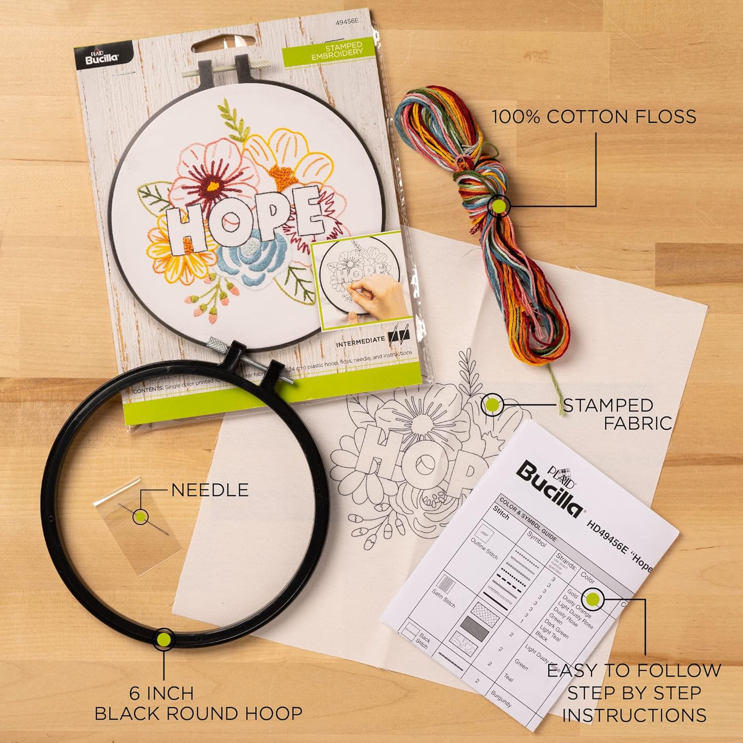 Bucilla Kit de bordado estampado de 6 pulgadas, manos de corazón, incluye tela de bordado, aro de 6 pulgadas, hilo de bordar, aguja e instrucciones
