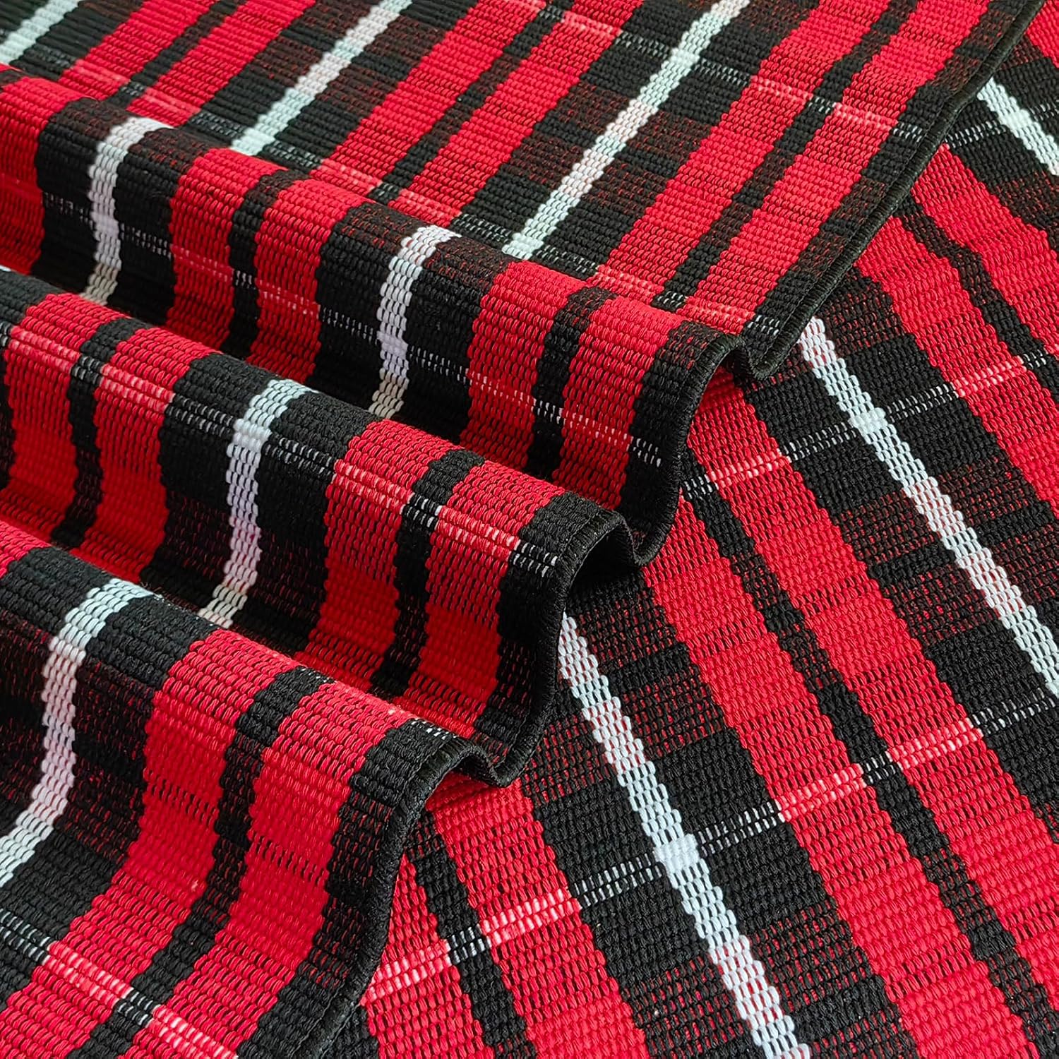 Alfombra de Navidad a cuadros para exteriores, 27.5 x 43 pulgadas, rojo y negro, alfombra de área para interiores y exteriores, alfombra de capas