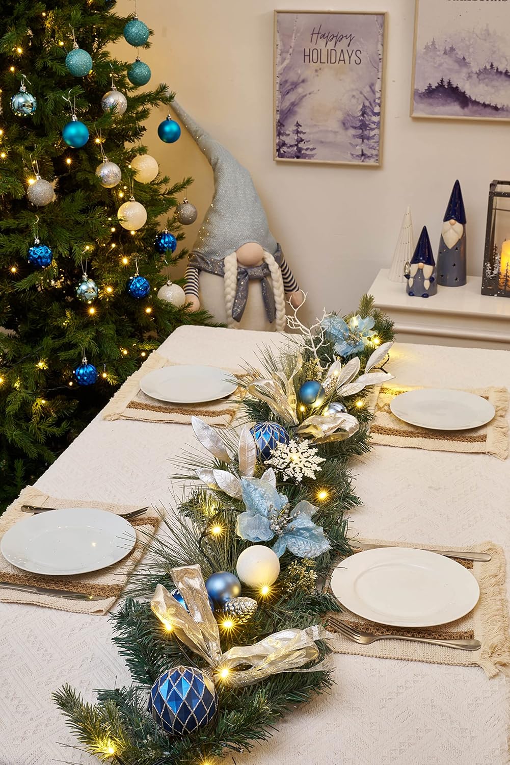 Valery Madelyn Guirnalda de Navidad preiluminada con luces para manto, guirnalda de Navidad iluminada a pilas de 6 pies con bolas plateadas azul
