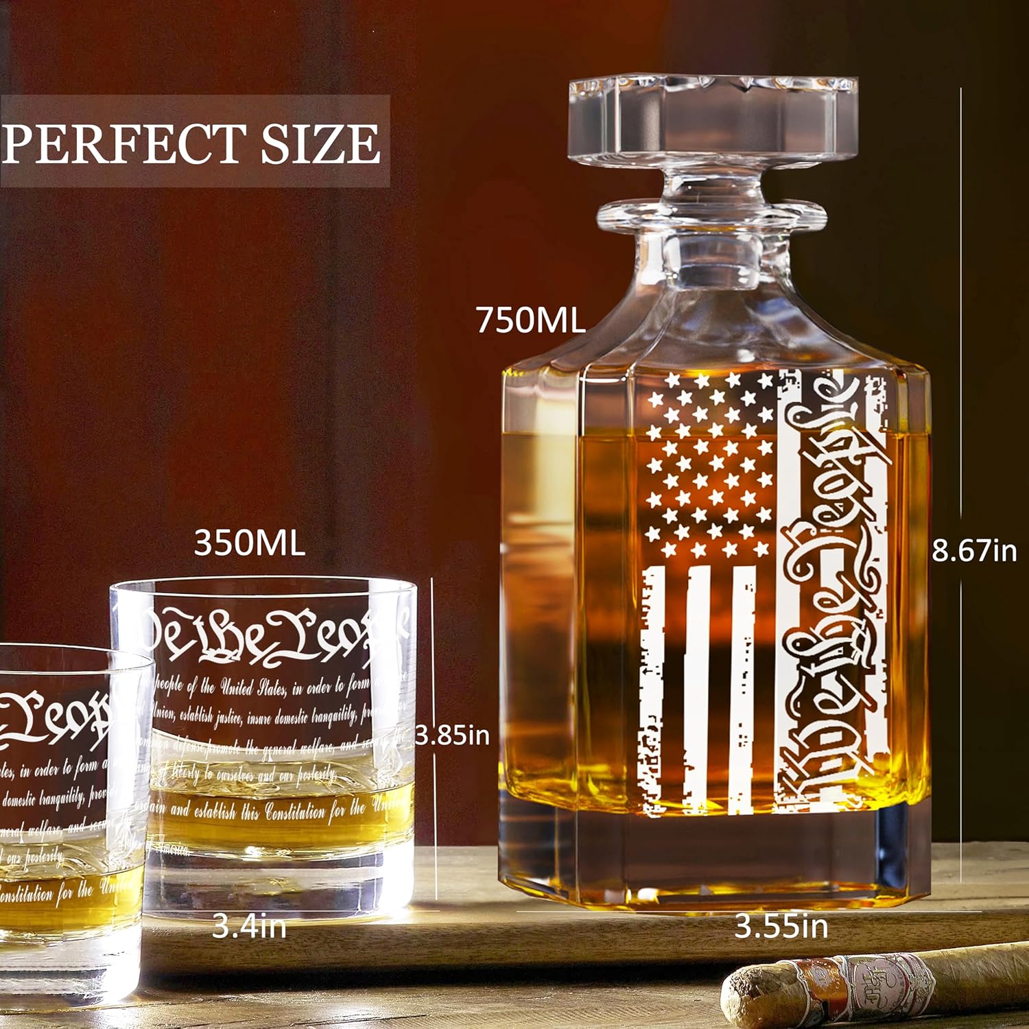 Juego de decantador de whisky para hombres, juego de decantador We The People con gafas, decantador de bandera estadounidense grabada para licor y