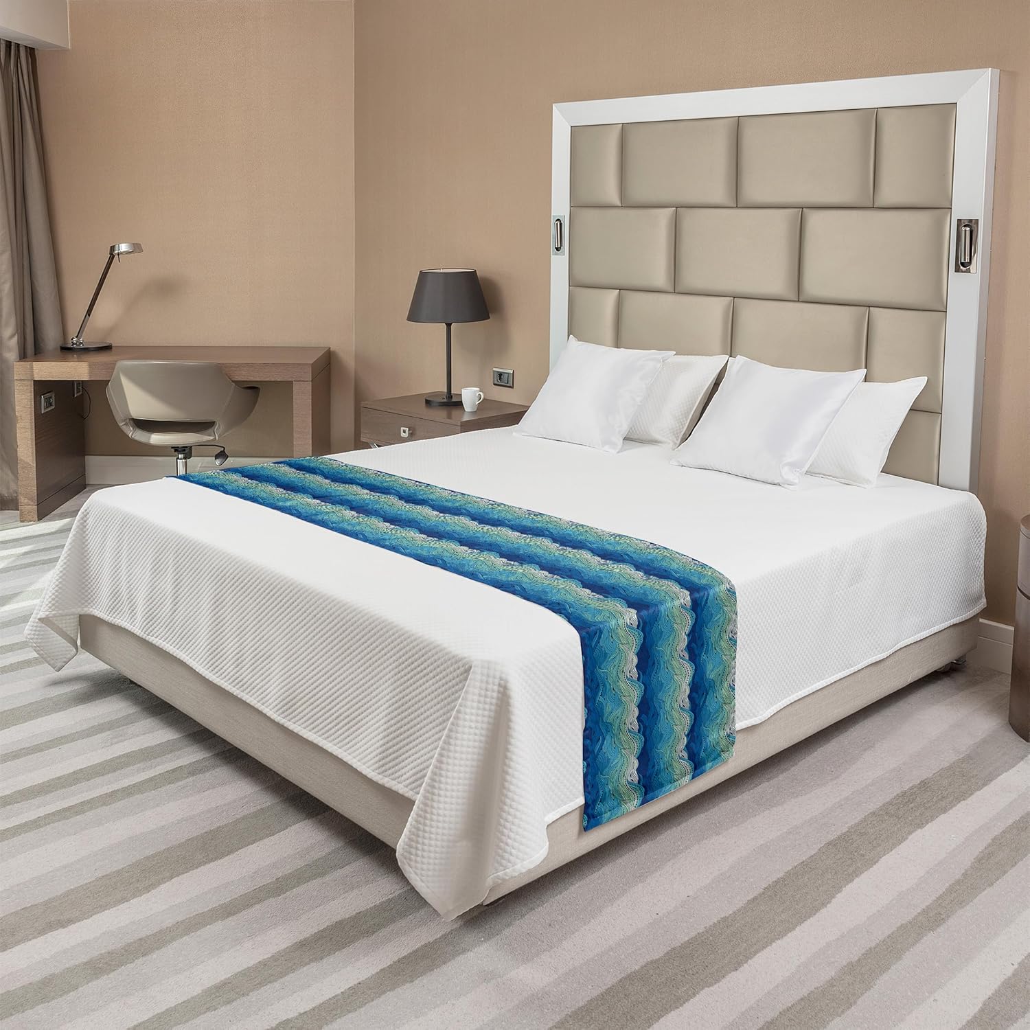 Lunarable Camino de cama acuático, arte conceptual con temática oceánica, olas dibujadas a mano, paisaje marítimo, bufanda decorativa para hoteles,