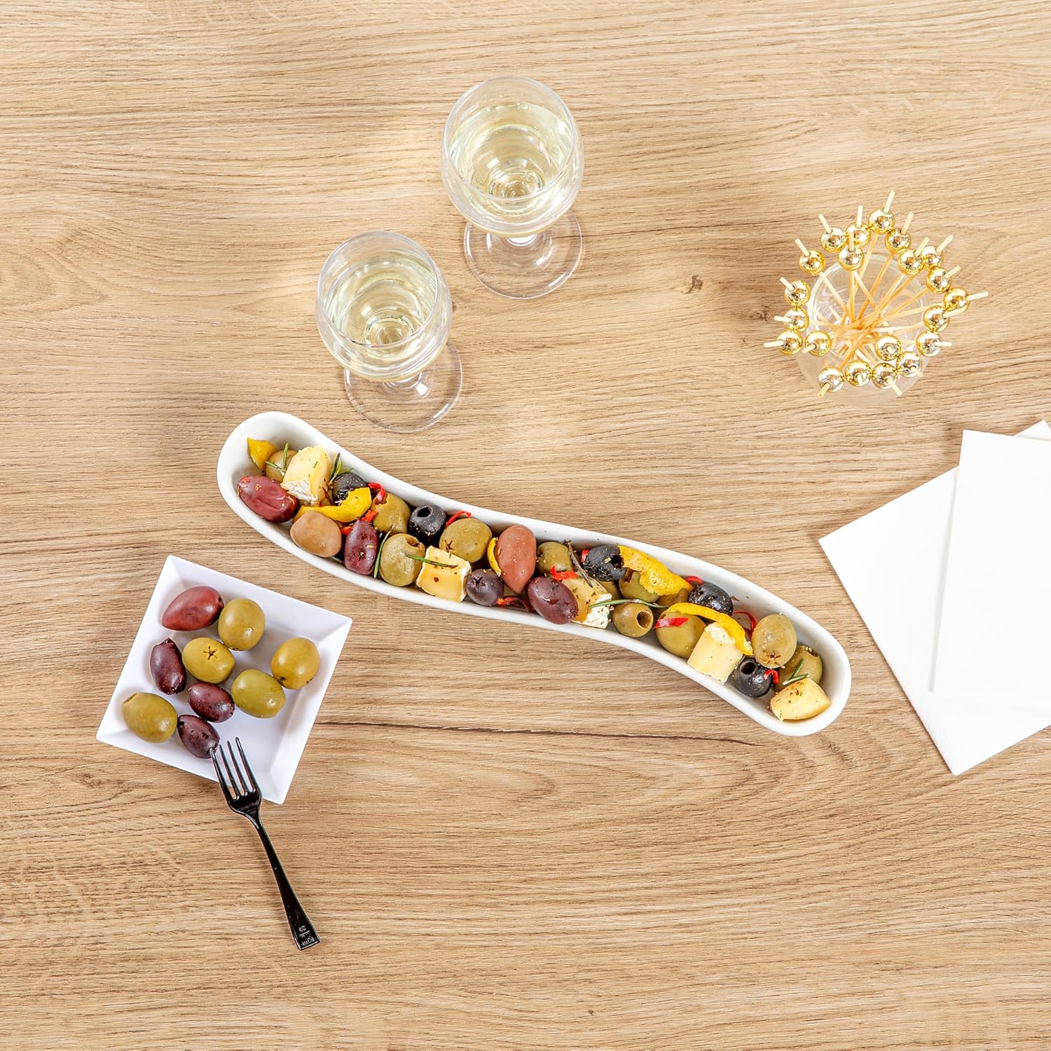 Restaurantware Swerve – Plato de oliva de 10 onzas, 1 bandeja curvada de aceituna, resistente a astillas, canoa de olivo de porcelana blanca, apta