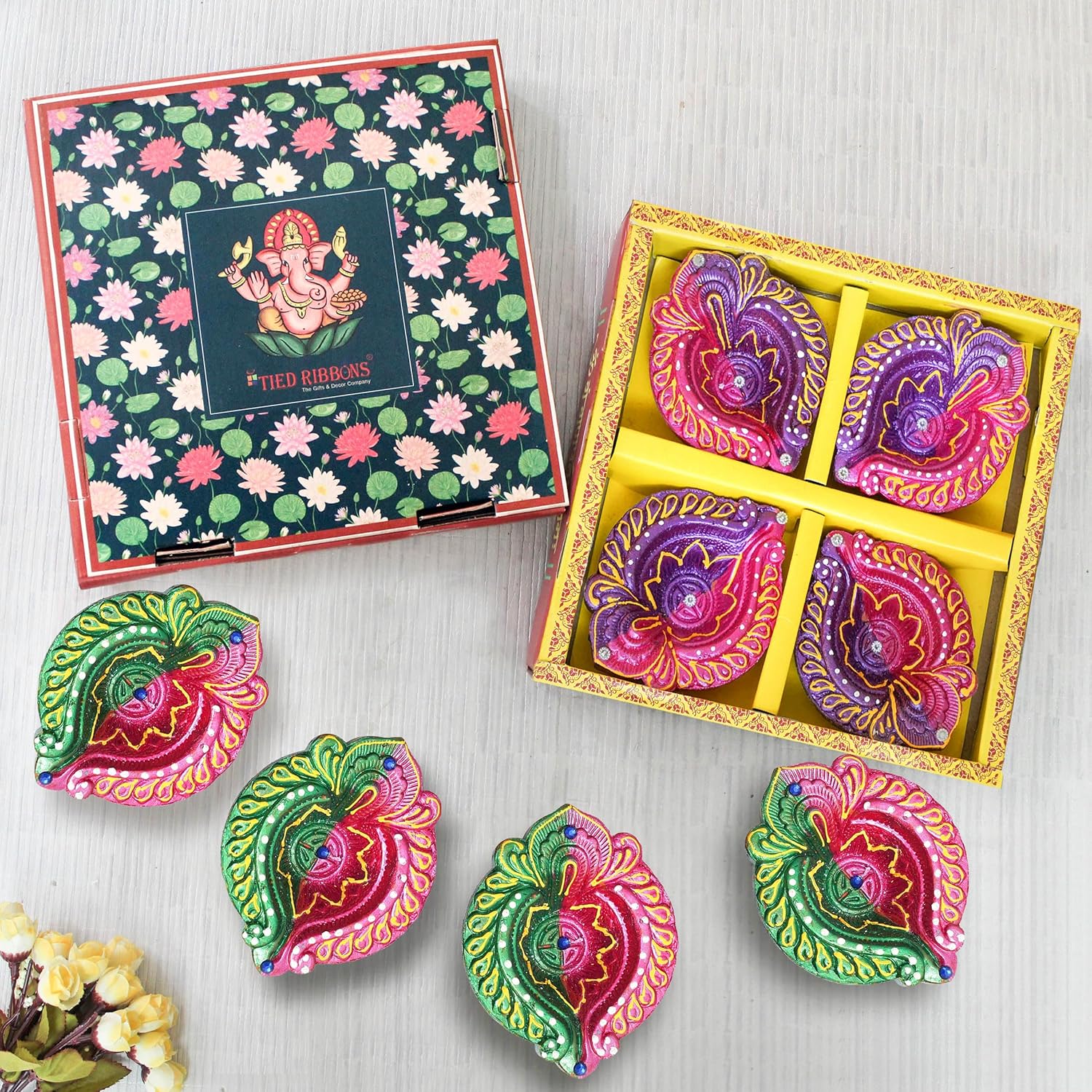 TIED RIBBONS Diya de arcilla hecha a mano para Diwali  Velas de té tradicionales caseras  Lámpara de aceite india  Decoraciones Diwali para el hogar