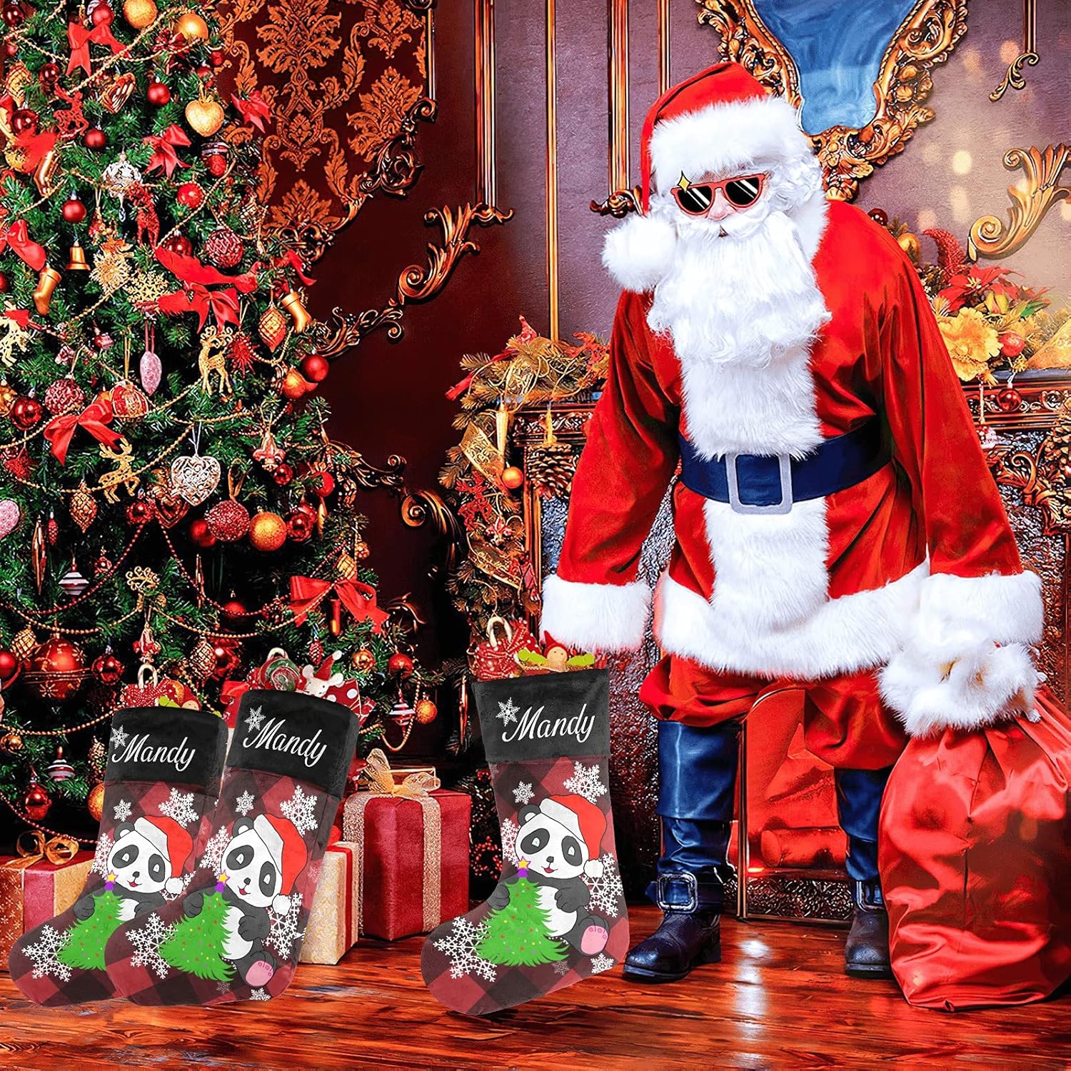 Calcetines de Navidad personalizados a cuadros negros y rojos y lindos pandas con nombre, medias de Navidad personalizadas para decoración de