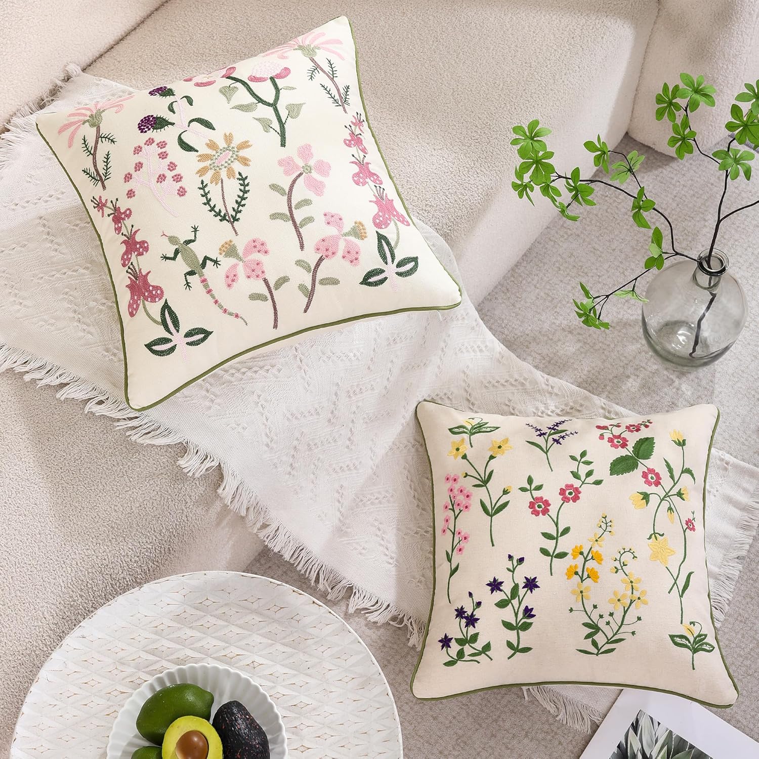 Tosleo Fundas de almohada decorativas de 18 x 18 pulgadas, paquete de 2 fundas de almohada de algodón con flores rosas bordadas de Gecko, fundas de