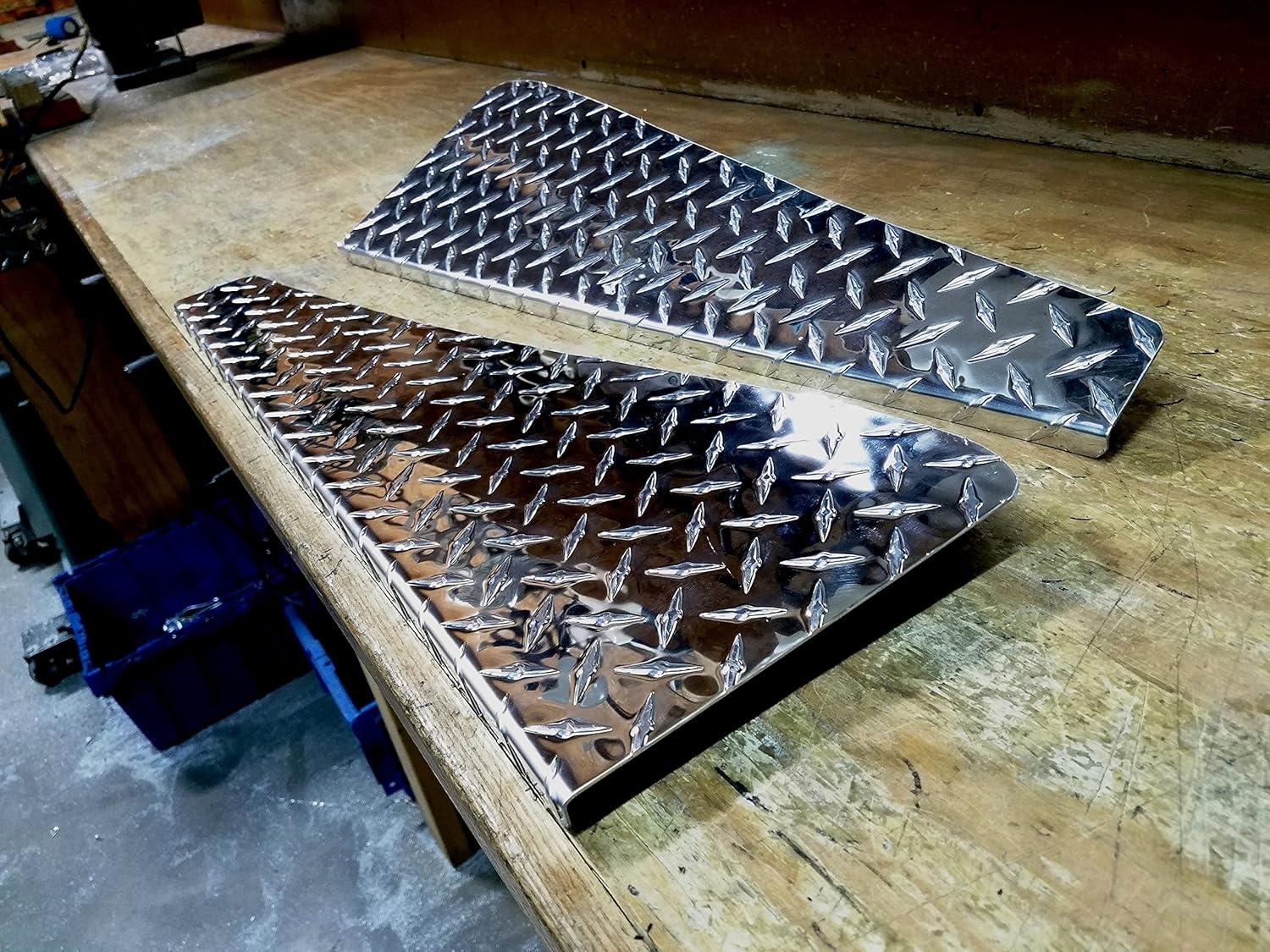 Se adapta a Jeep Wrangler YJ Placa de diamante de aluminio 24 cubiertas largas de guardabarros con curva